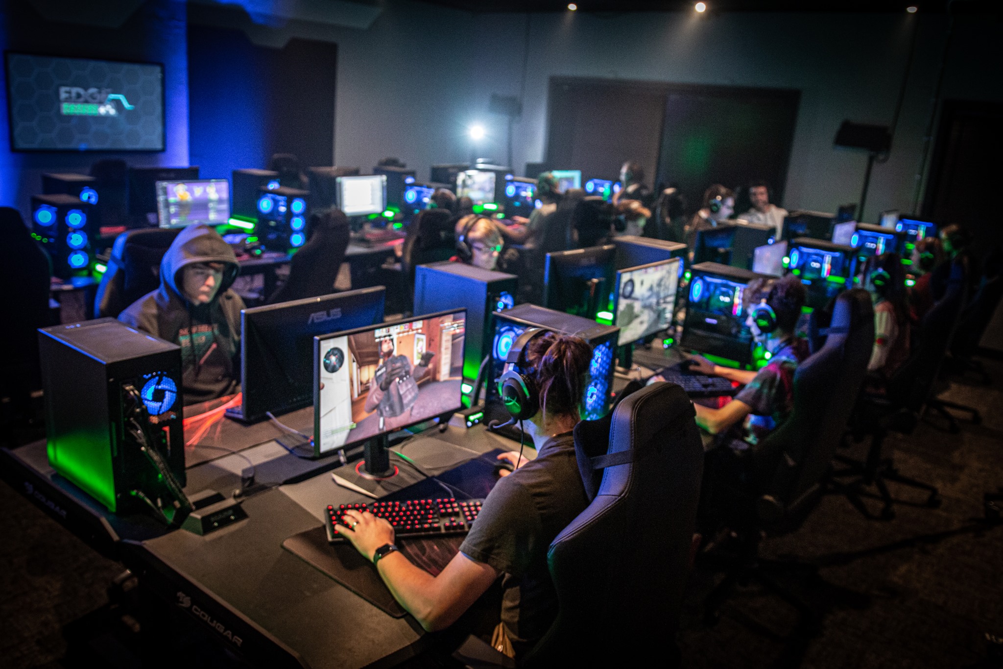 Edge VR Arcade - Green Bay... - Edge VR Arcade - Green Bay