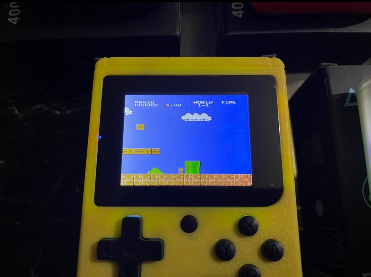 TIKKERS – Console Portable Rétro Avec 240 Jeux Intégrés, écran 6,6 Cm
