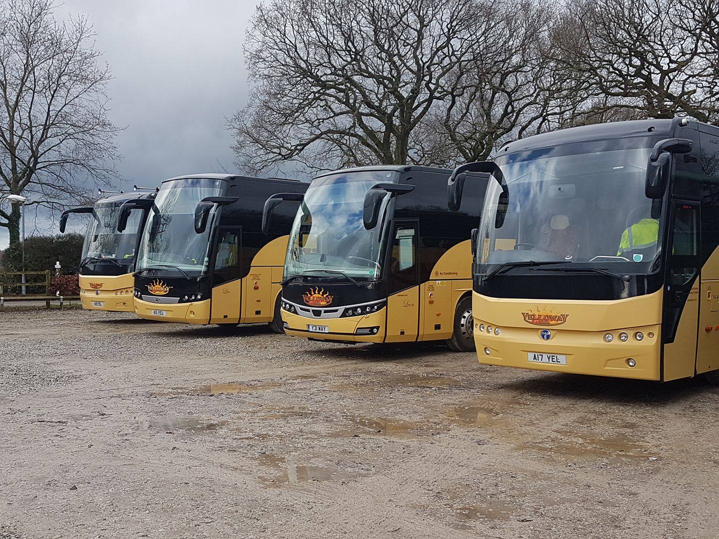 Yelloway - Left to right A19YEL A15YEL Y31WAY A17YEL Day out at Jodrell ...
