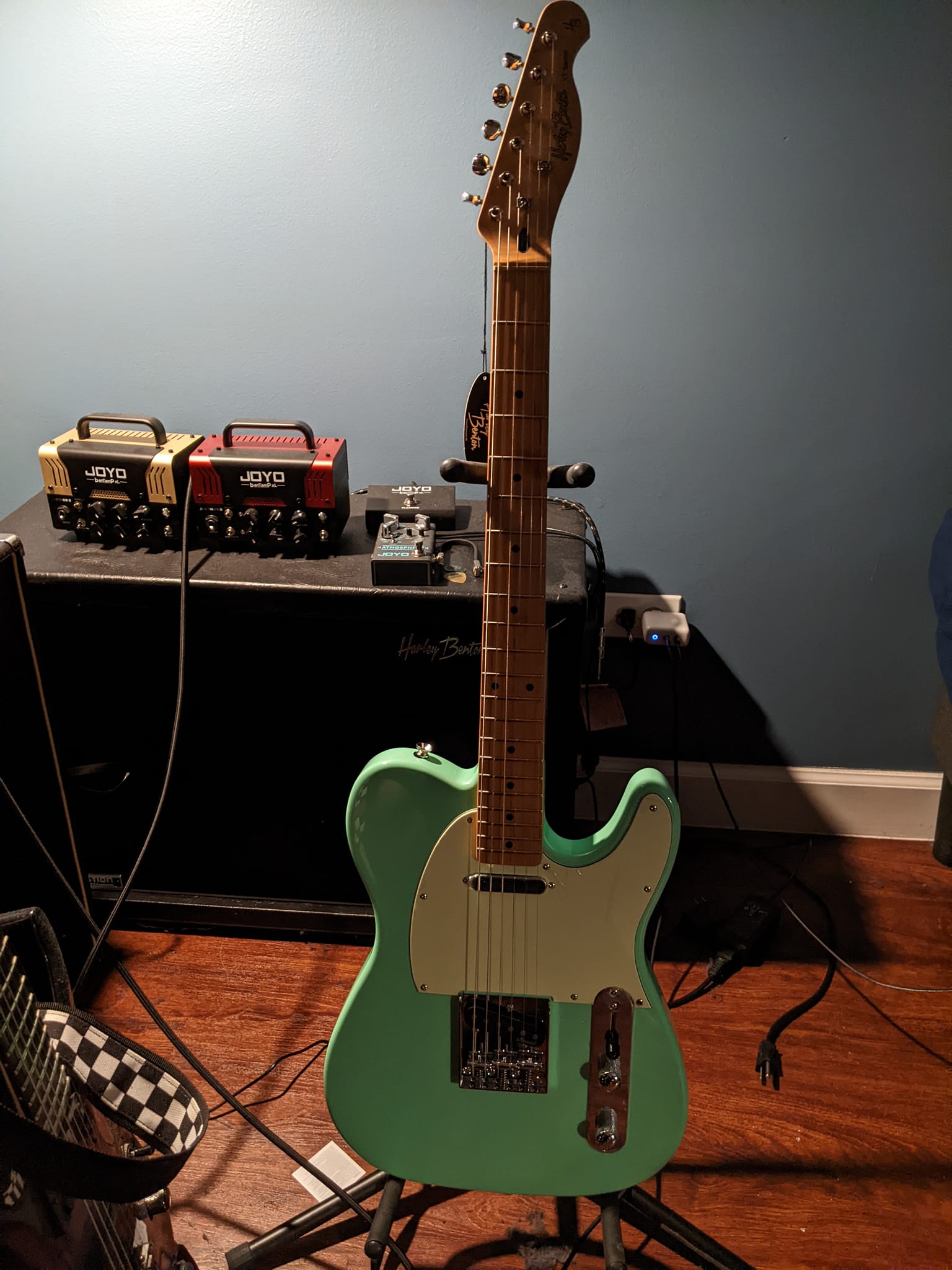 Hi Harley Benton Fans – for Christmas i got a new Harley Benton 