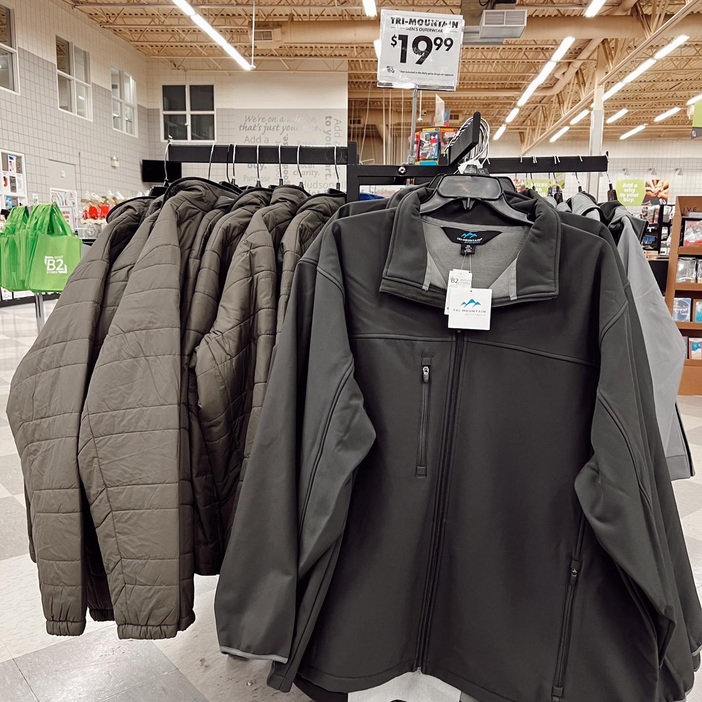 B2 Outlet Store