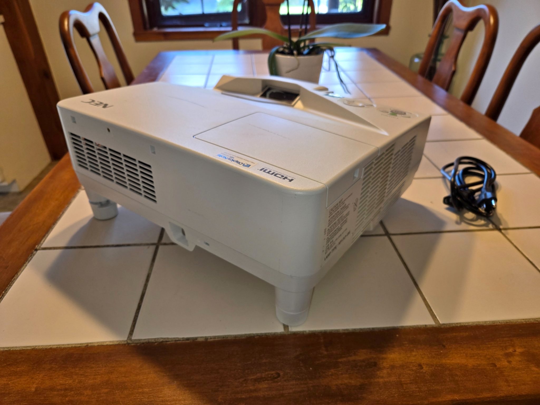 Projecteur NEC (haute définition) - Projectors - Saint-Hyacinthe ...