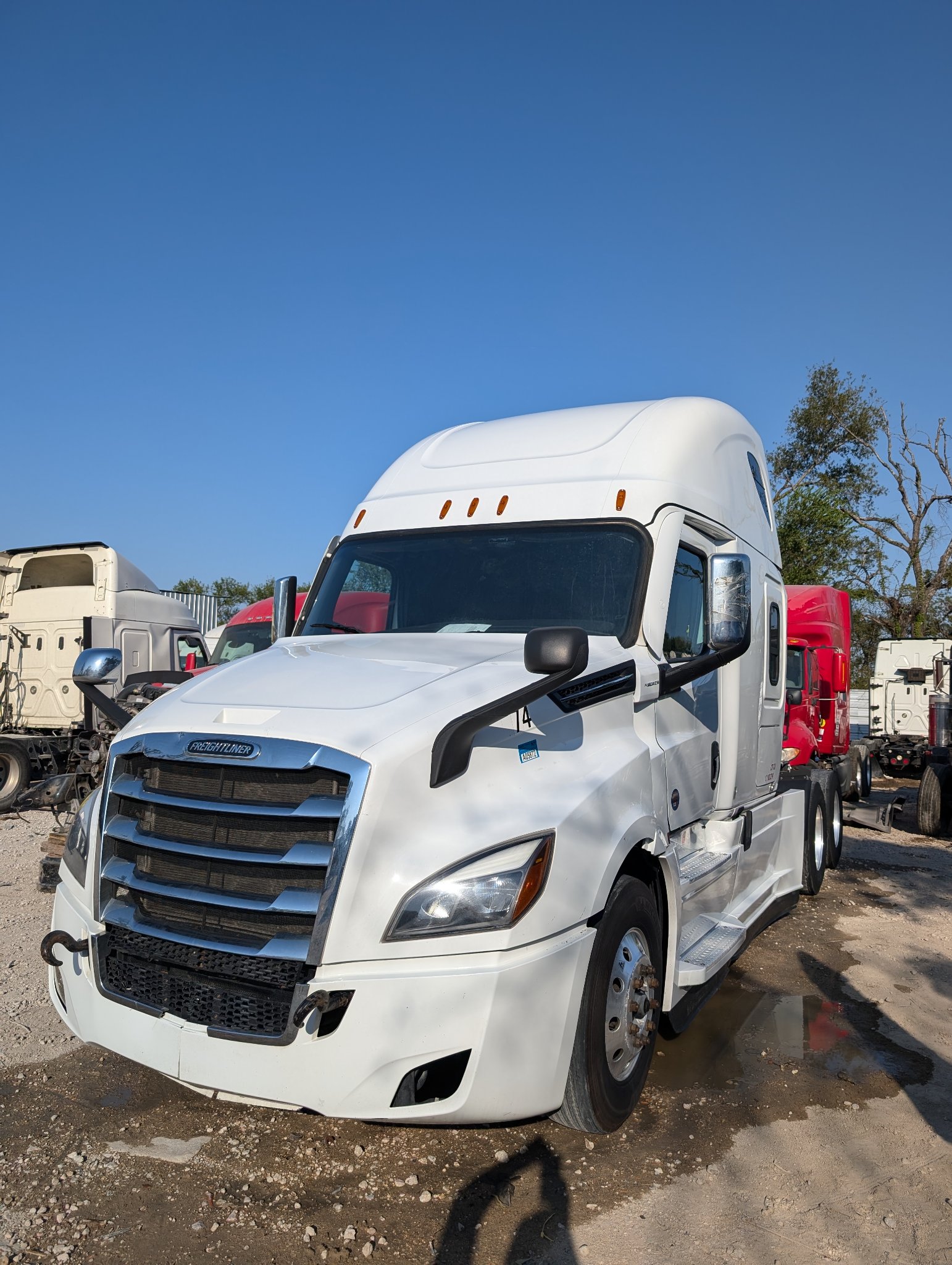 Prime Inc. Partners with Freightliner to Test the All-New Cascadia  display picture 1