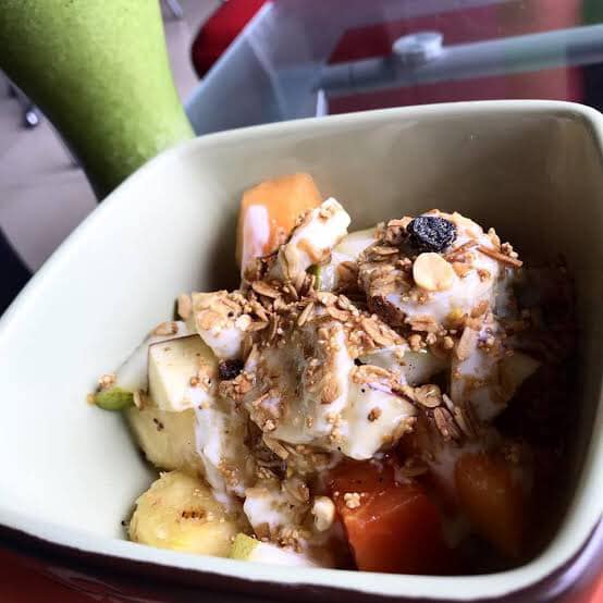 Cenas - Manzana 🍎 Papaya Kiwi 🥝 Plátano 🍌 Yogurt natural con granola