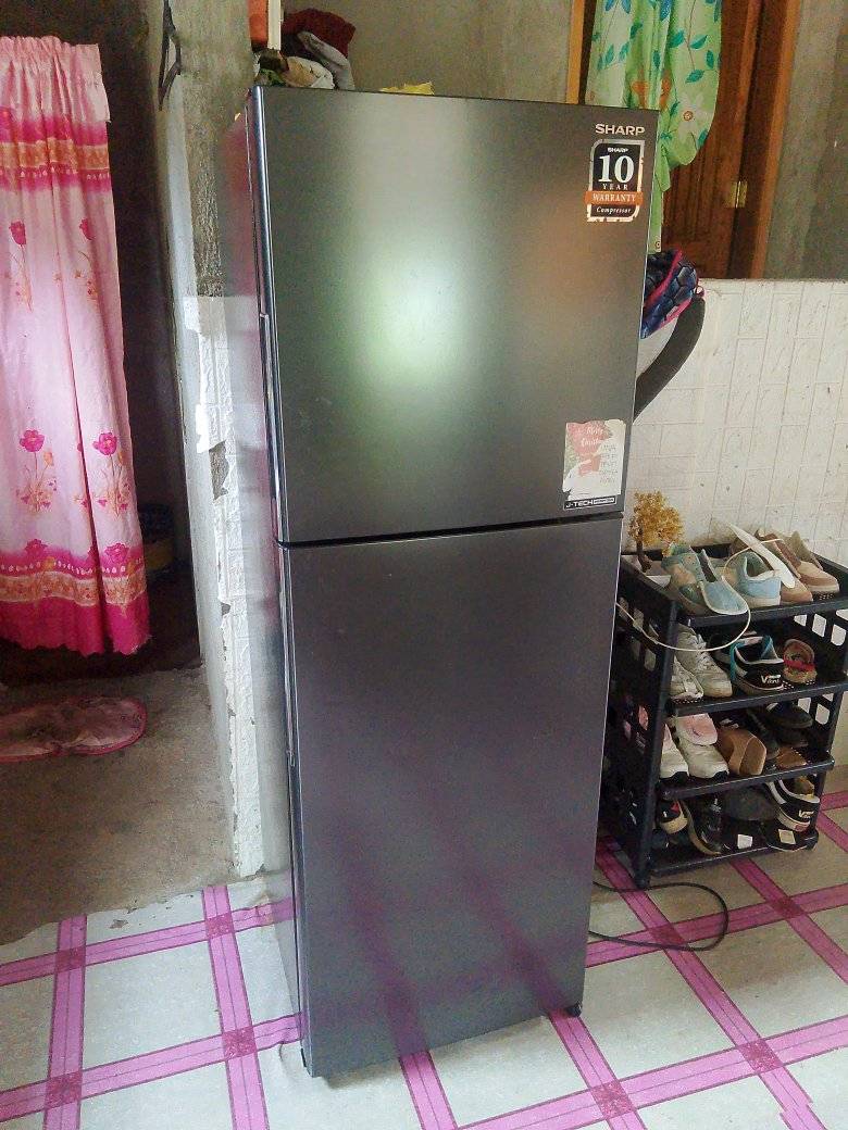 SHARP Refrigerator – SJ-GD14E-B 137L capacity In good working