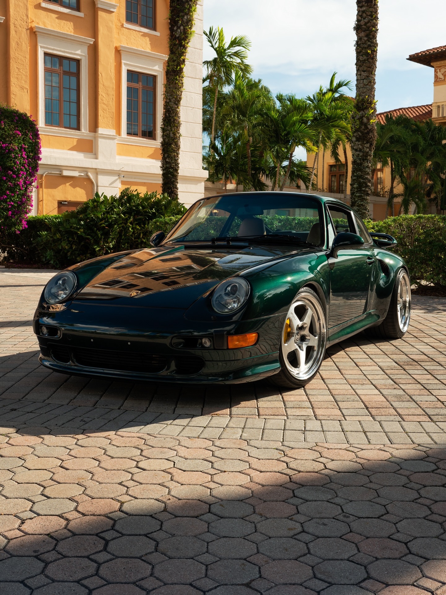 he peak of 993-ing? Porsche 911 Turbo S in Forest Green,