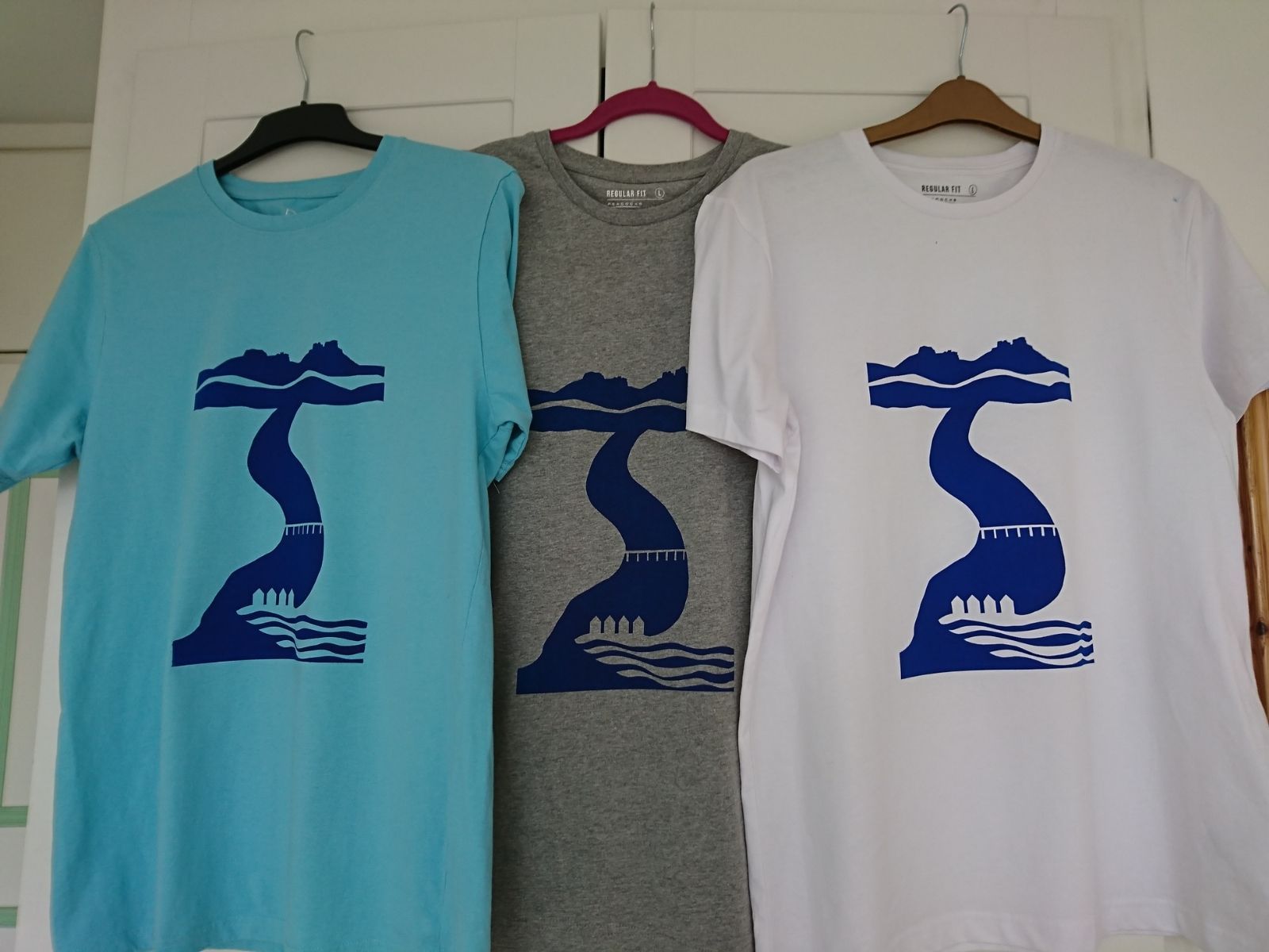SeaNic Sustainable, Hand-Printed Clothing.