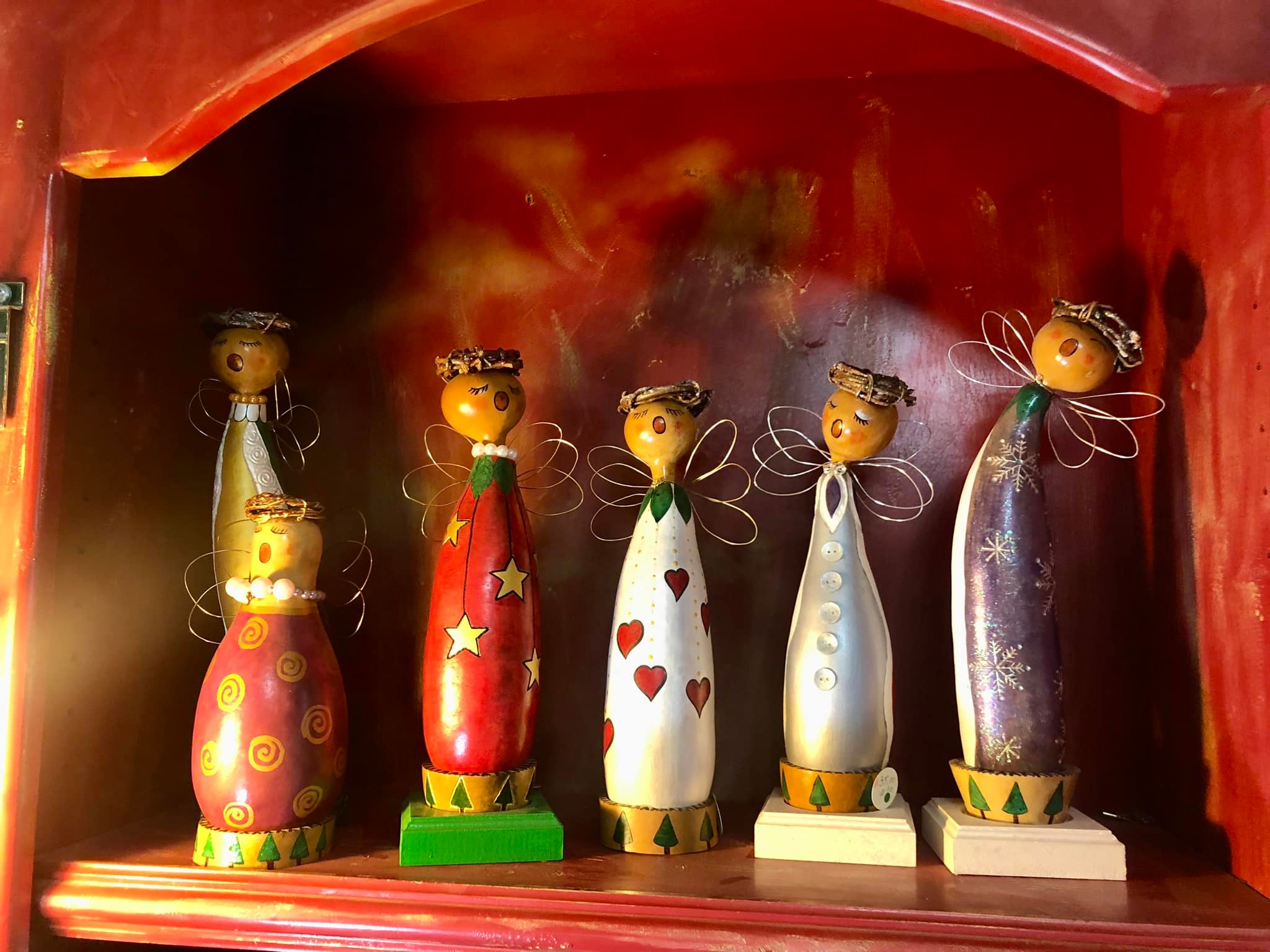 ⭐️ARTIST SPOTLIGHT⭐️ Shelly Reeder is... - The Garden Gallery
