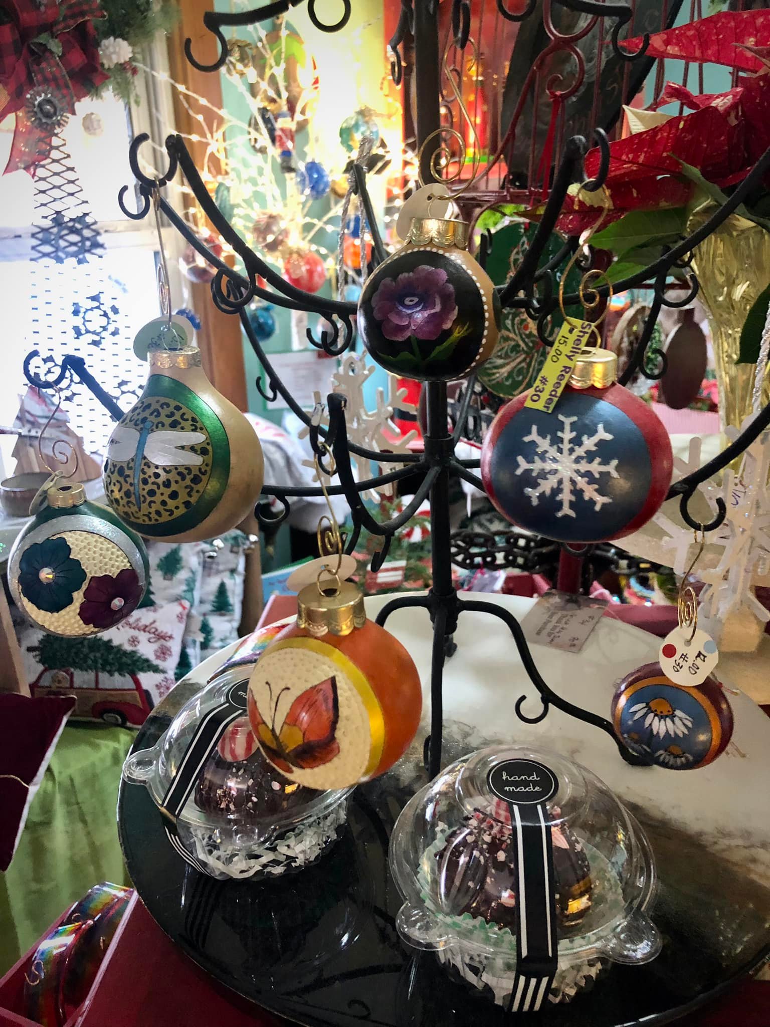 ⭐️ARTIST SPOTLIGHT⭐️ Shelly Reeder is... - The Garden Gallery