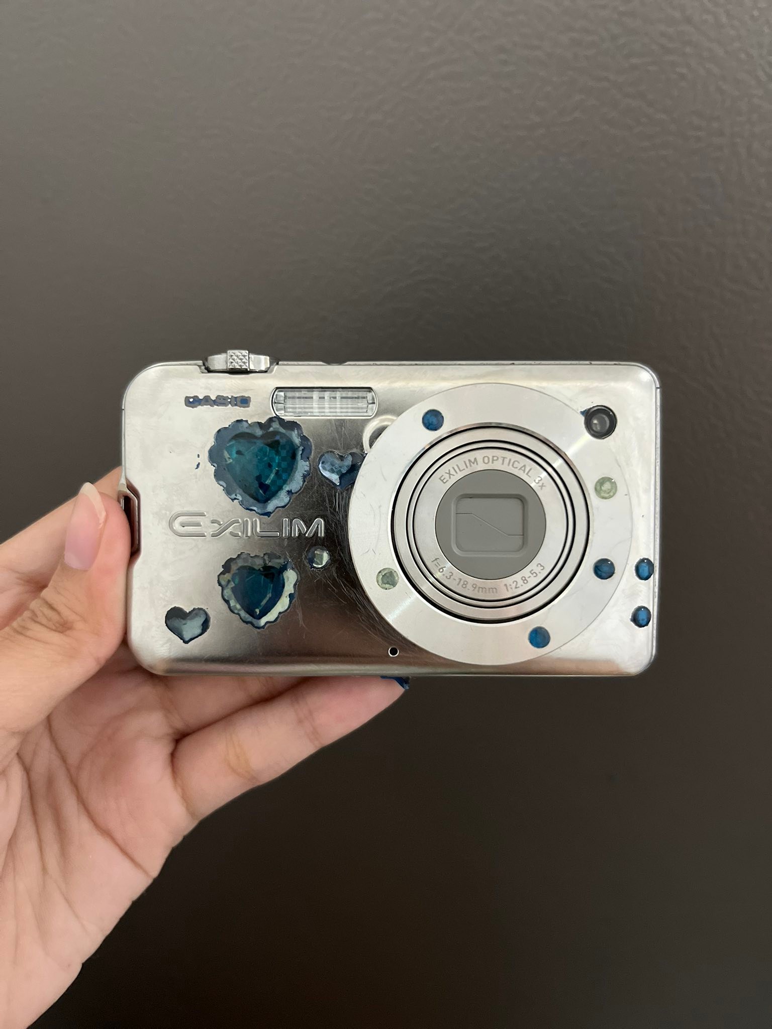 ? Casio Exilim EX-S10 in Silver ? CASIO EXILIM EX-S10 シルバー