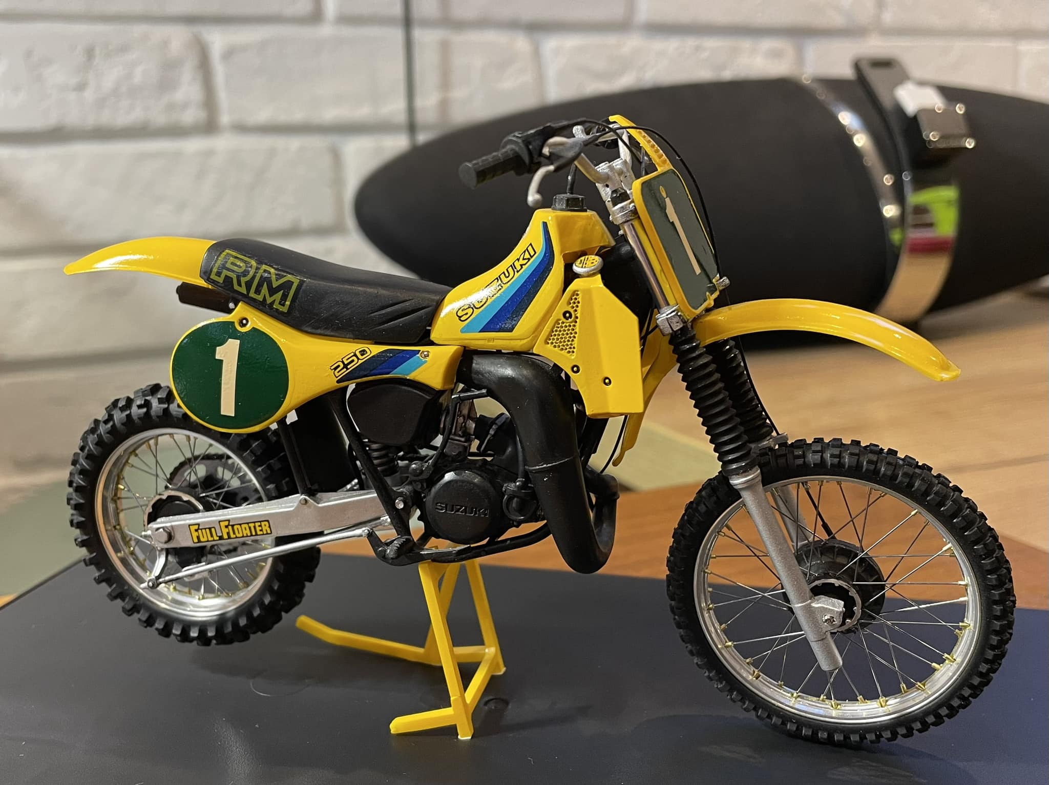 Suzuki RM250 1/12