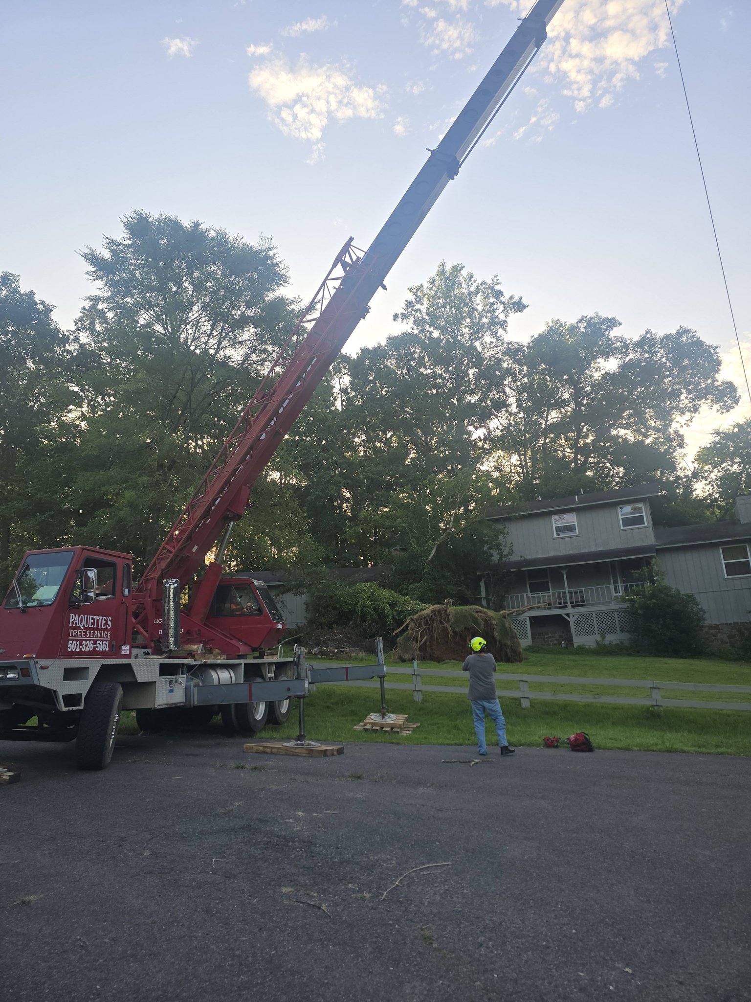 Give us a call 501-326-5161 for... - Paquette's Tree Service | Facebook