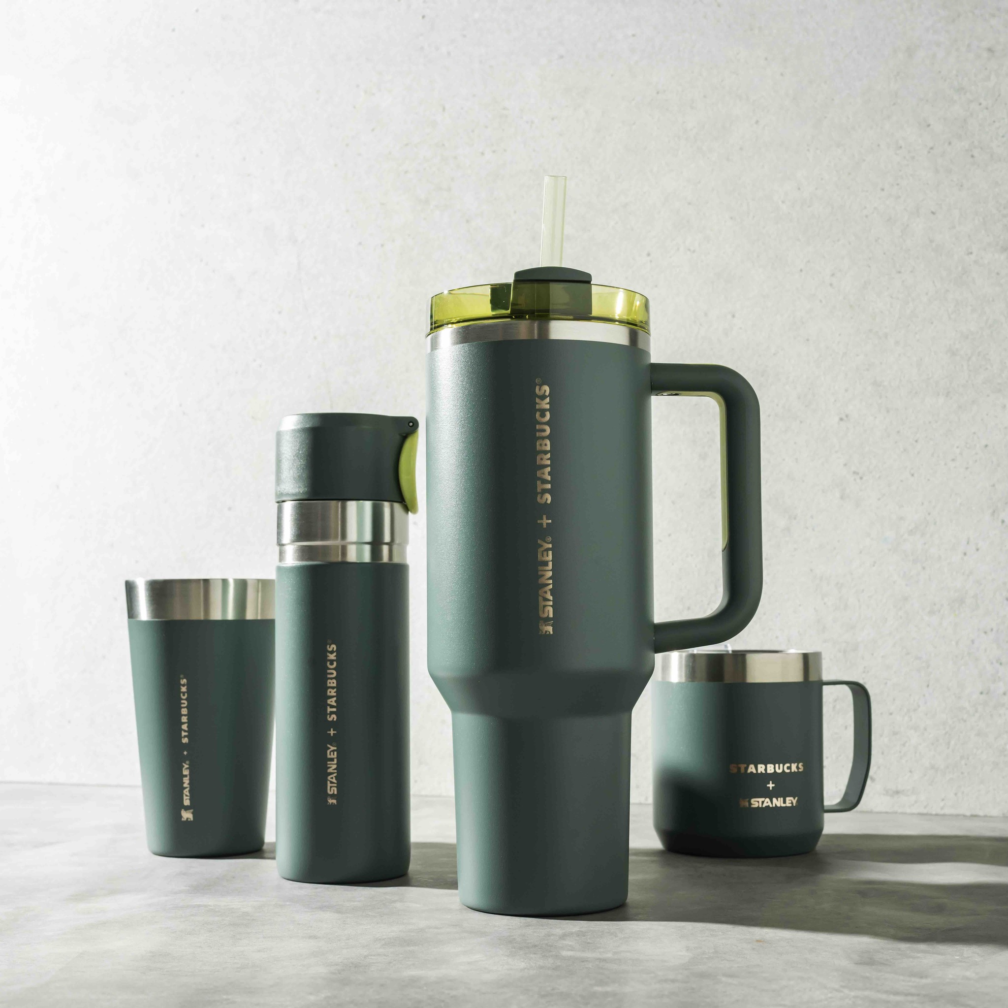 海外限定 USA スターバックス stanley 痩せる 40oz クエンチャー