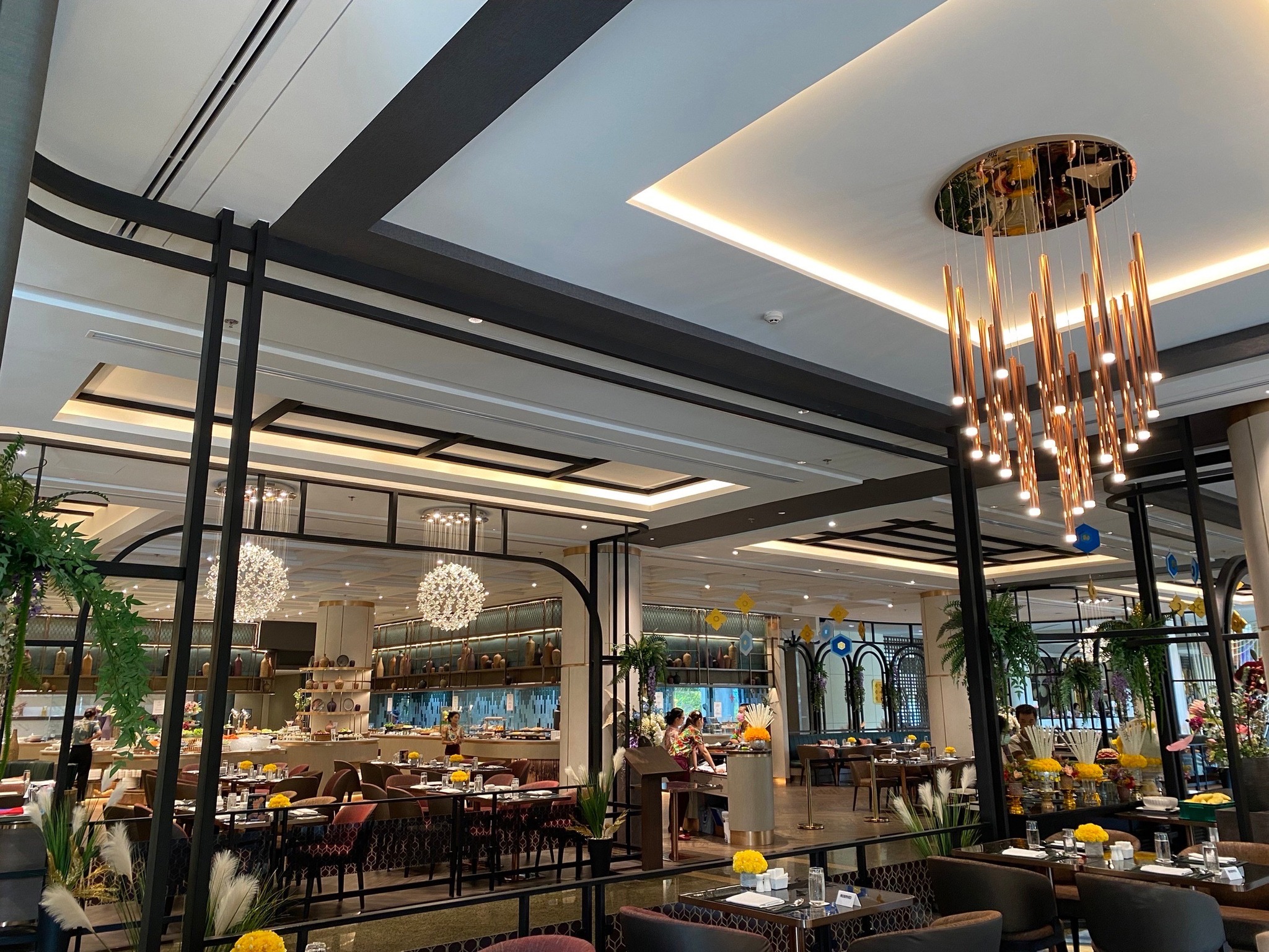 65 ปีทานฟรี... - Miracle Grand Convention Hotel | Facebook