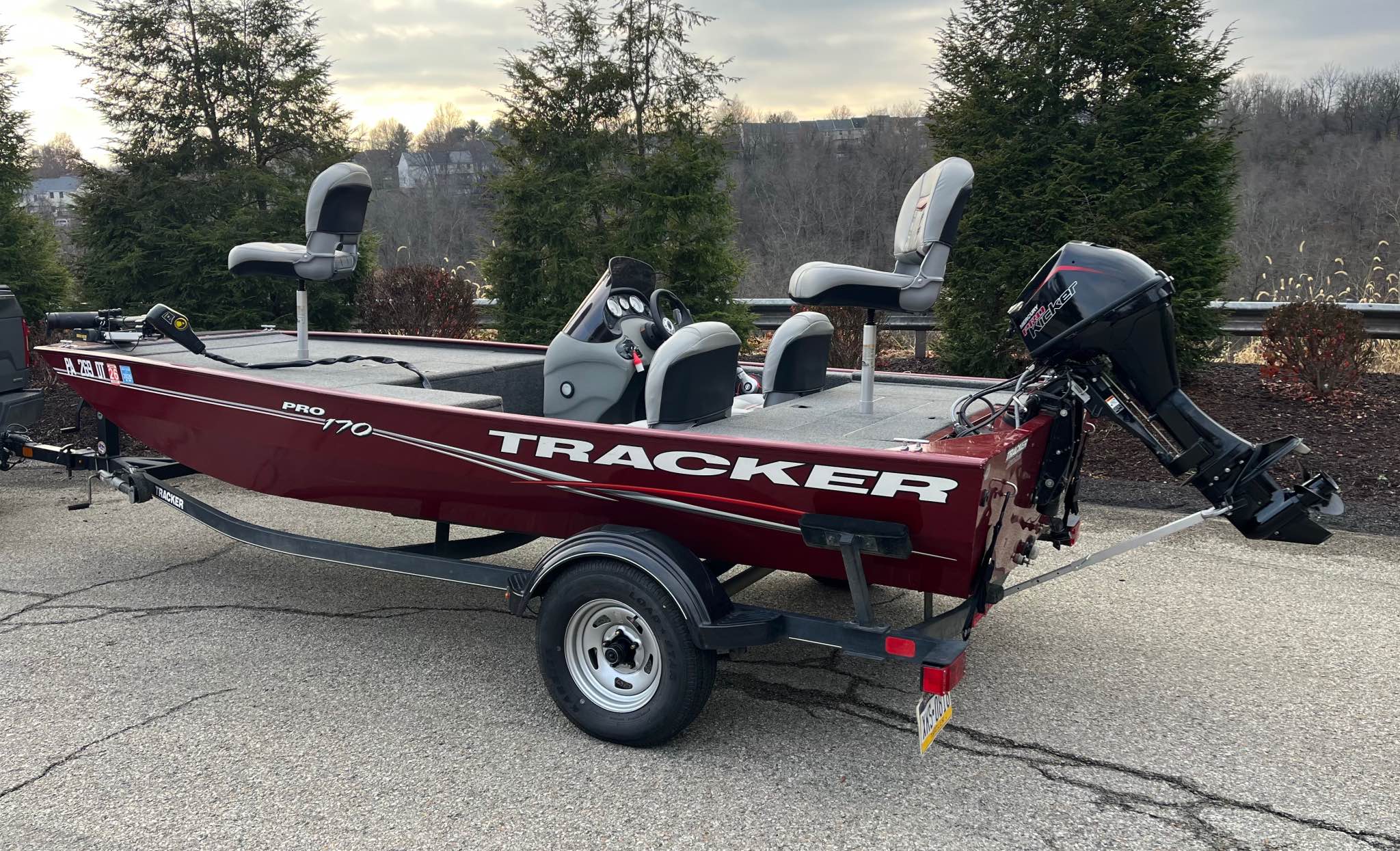 2017 Tracker Pro 170 16’8” Aluminum Hull; Mercury Pro Kicker 9.9 hp ...