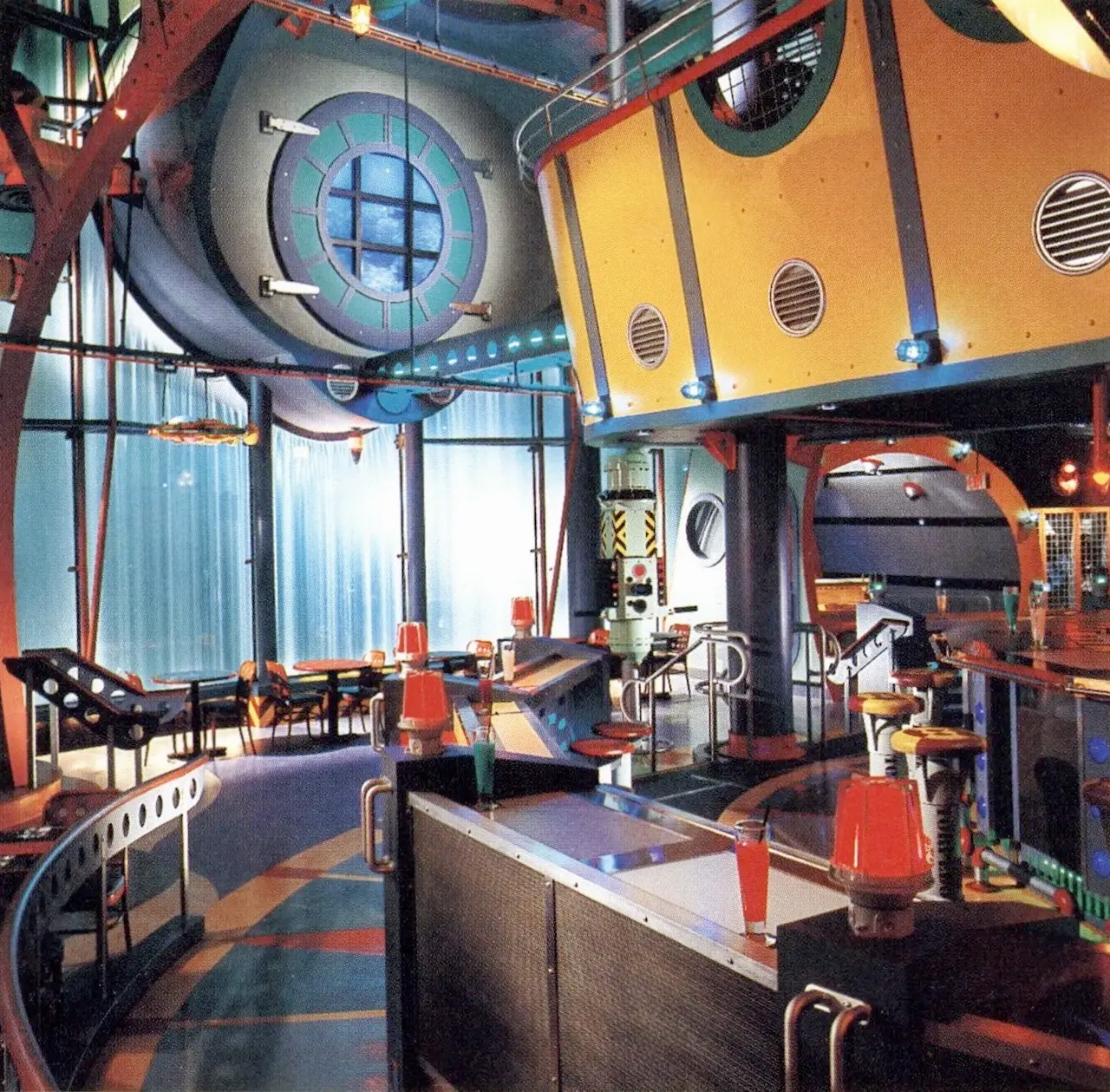 Vintage - Dive! The restaurant that Steven Spielberg built 