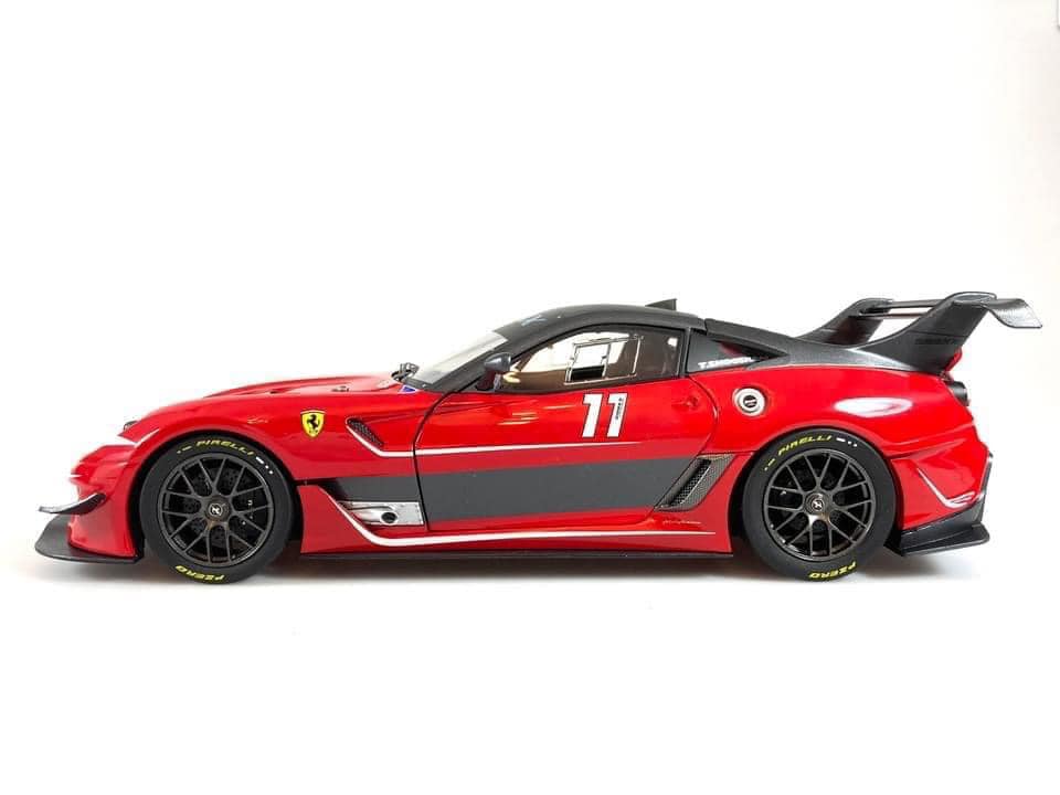 Unboxing the brand new 1/18 Ferrari 599XX EVO 1 year ago. After