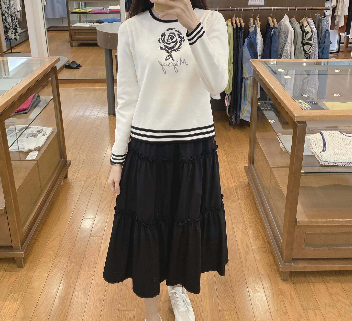 ブティックさんひがしうら - エムズグレイシーのニットとスカート 
