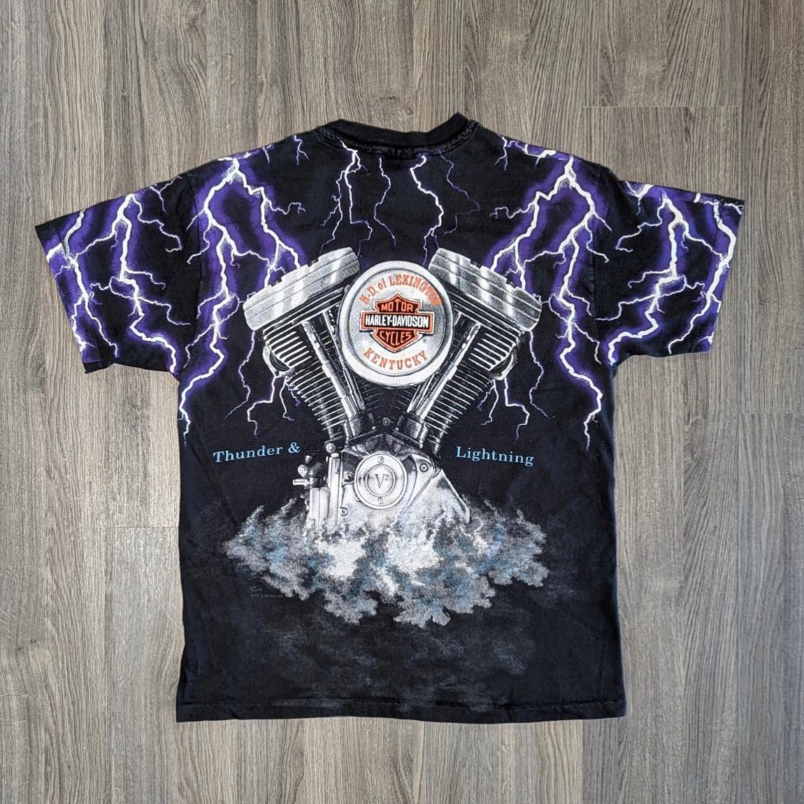 Emotionalbaggagevintage - Caught in the wild ✌️ ⚡️Vintage 90s 