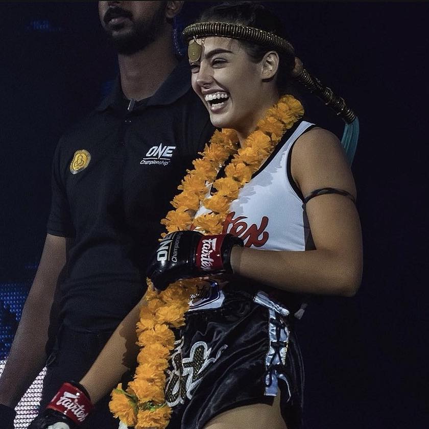 Alma Juniku - Muay Thai