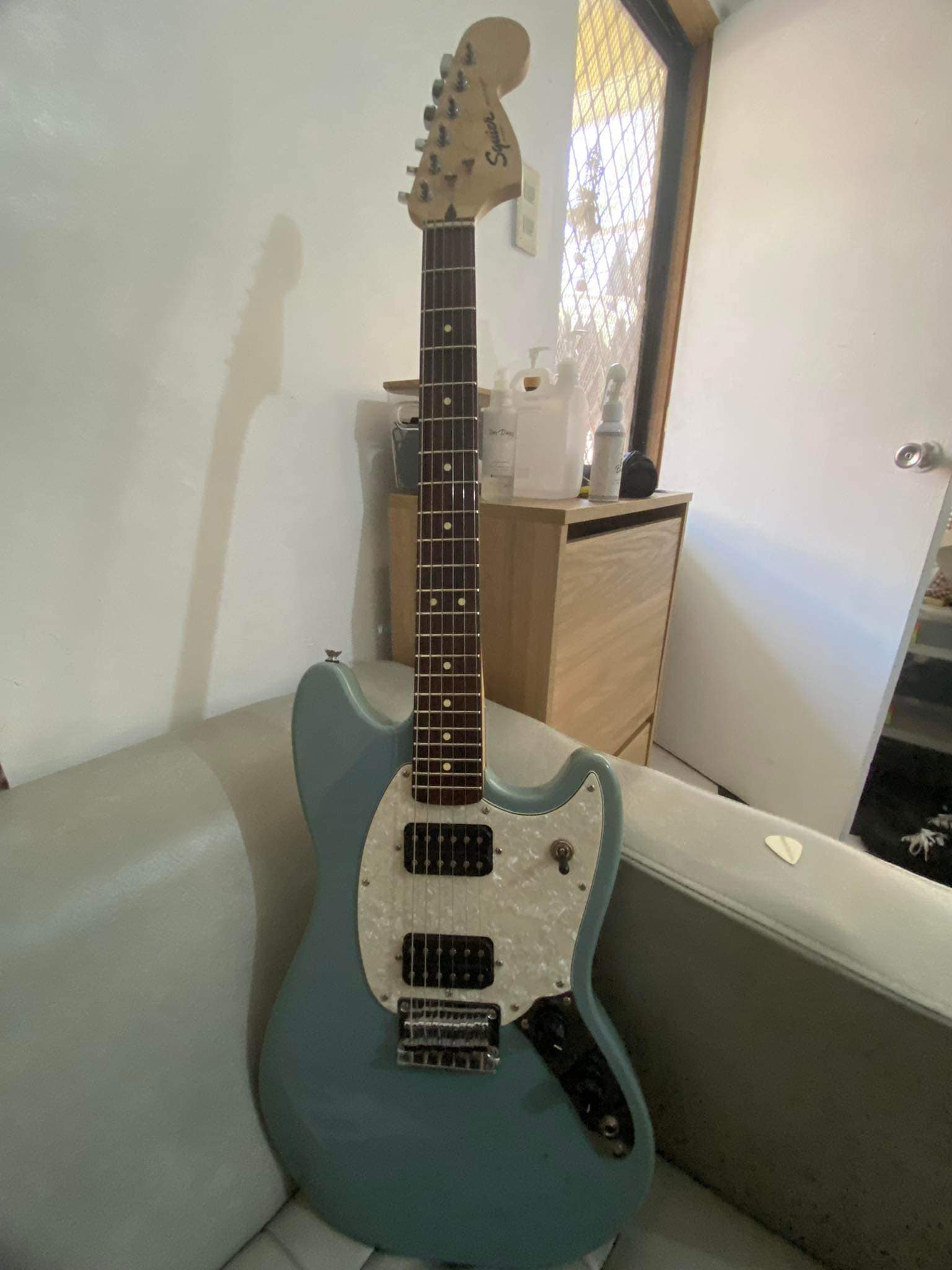 改造Squier Bullet Mustang本体ジャンク Here is my modded Squier Bullet Mustang I am planning to put some