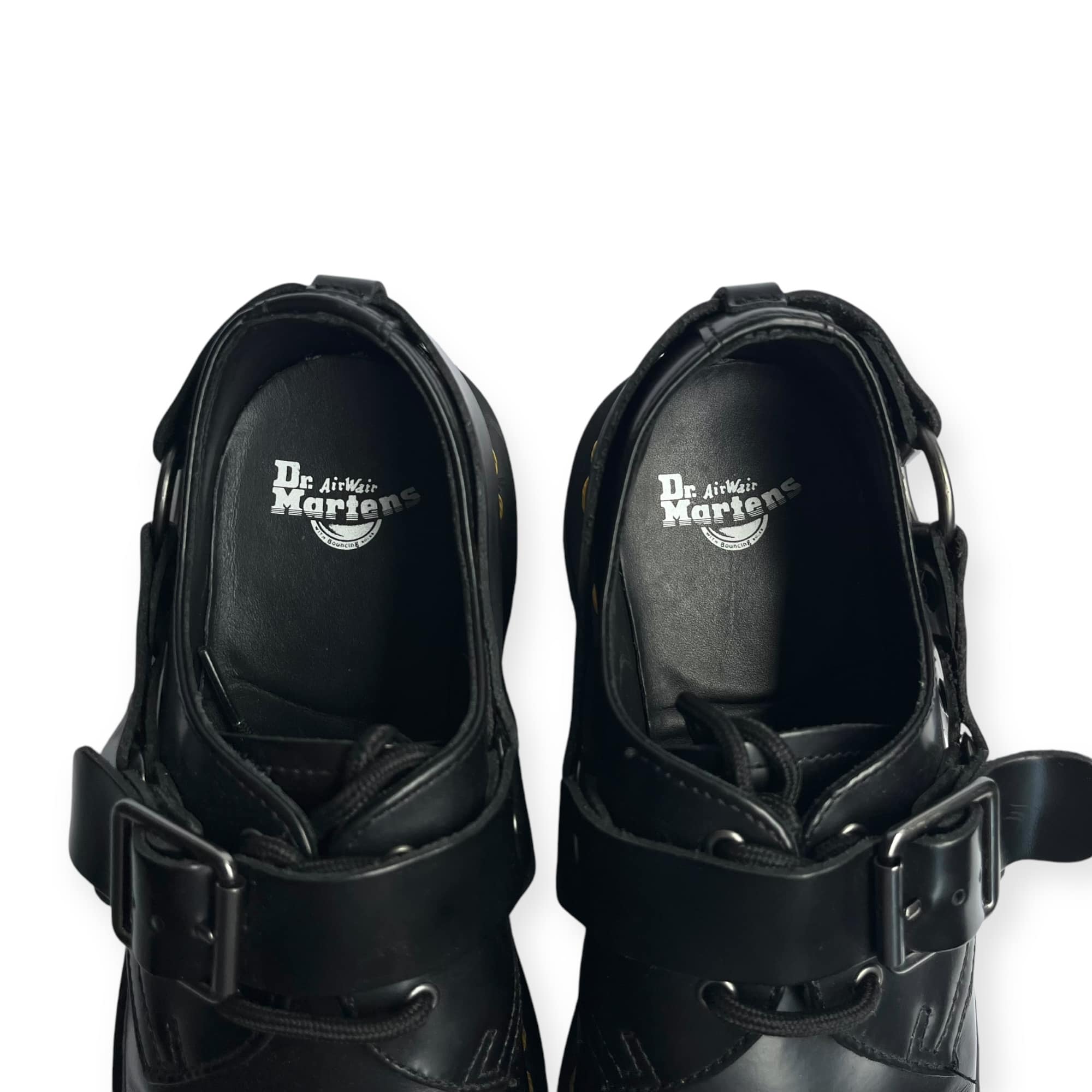 Dr. Martens Henree Polished Smooth Leather Buckle Shoes 3500 Pesos 
