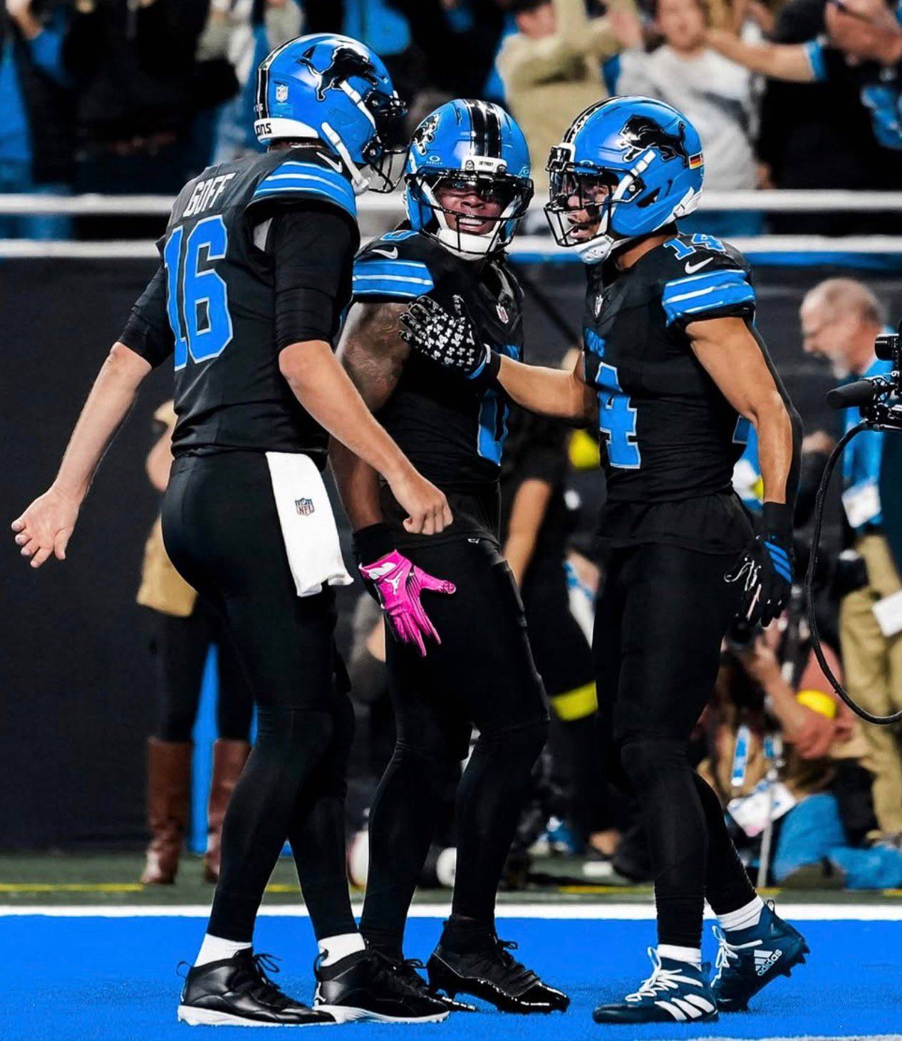 The Lions - The Lions will be wearing their black uniforms against the ...