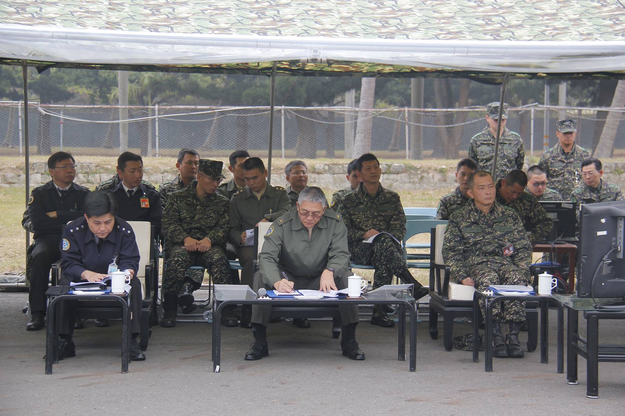 中華民國海軍陸戰隊 - 海軍陸戰隊辦理「海軍104年衛哨勤務暨門禁管制作法示範觀摩」，由海軍司令部副參謀長張北海將軍於...