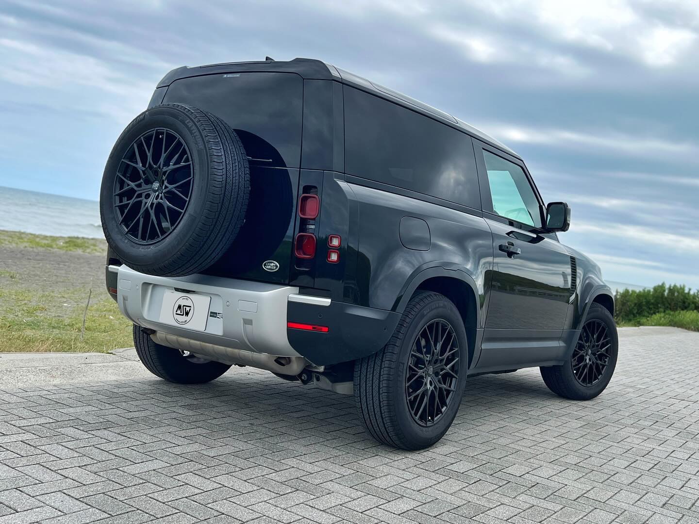 MSW74 20inch x Defender ※あなたのホイールは定められた荷重値を 