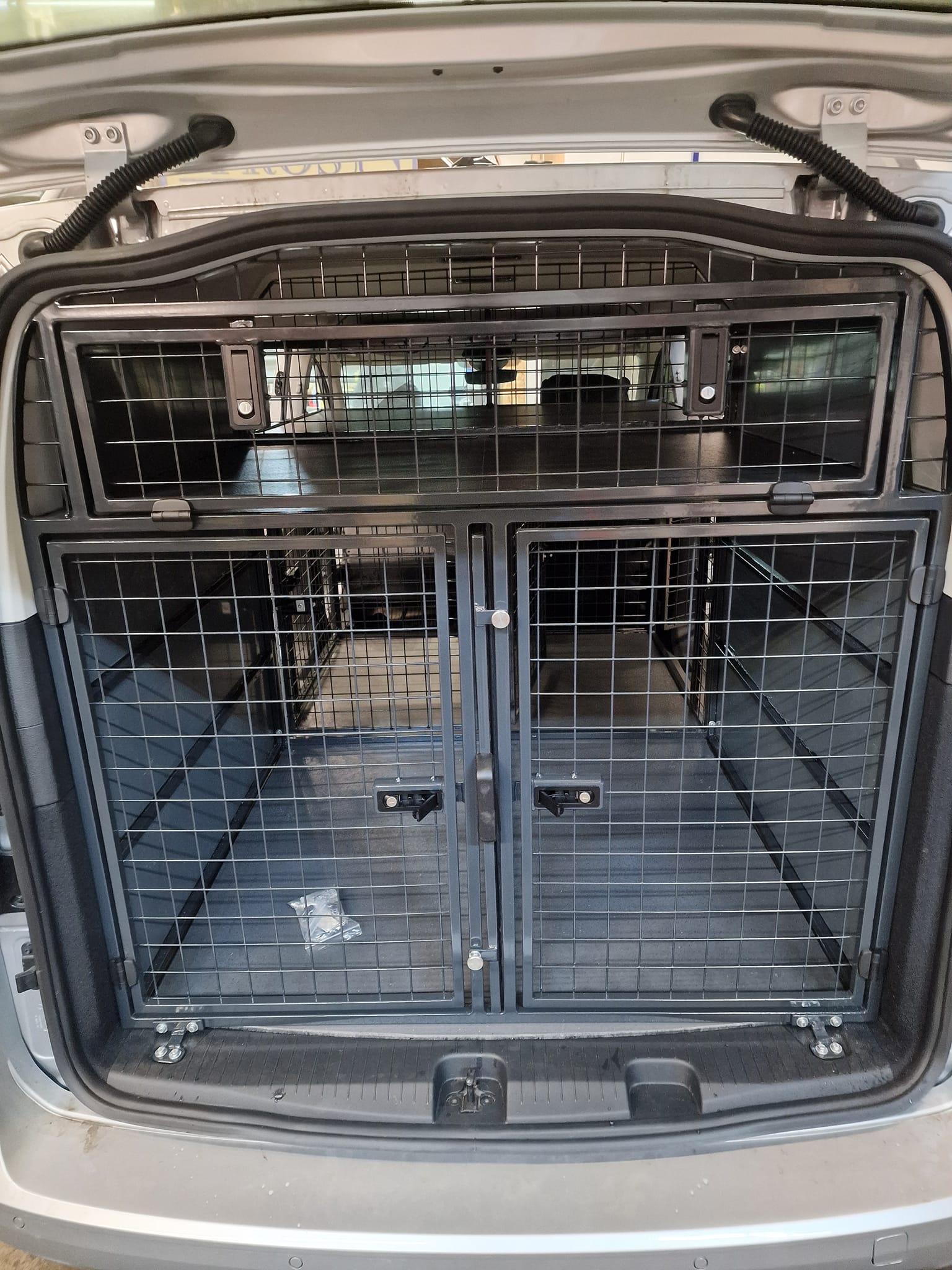 Curated visual reference: Visual Reference: Ford Tourneo Connect Bit