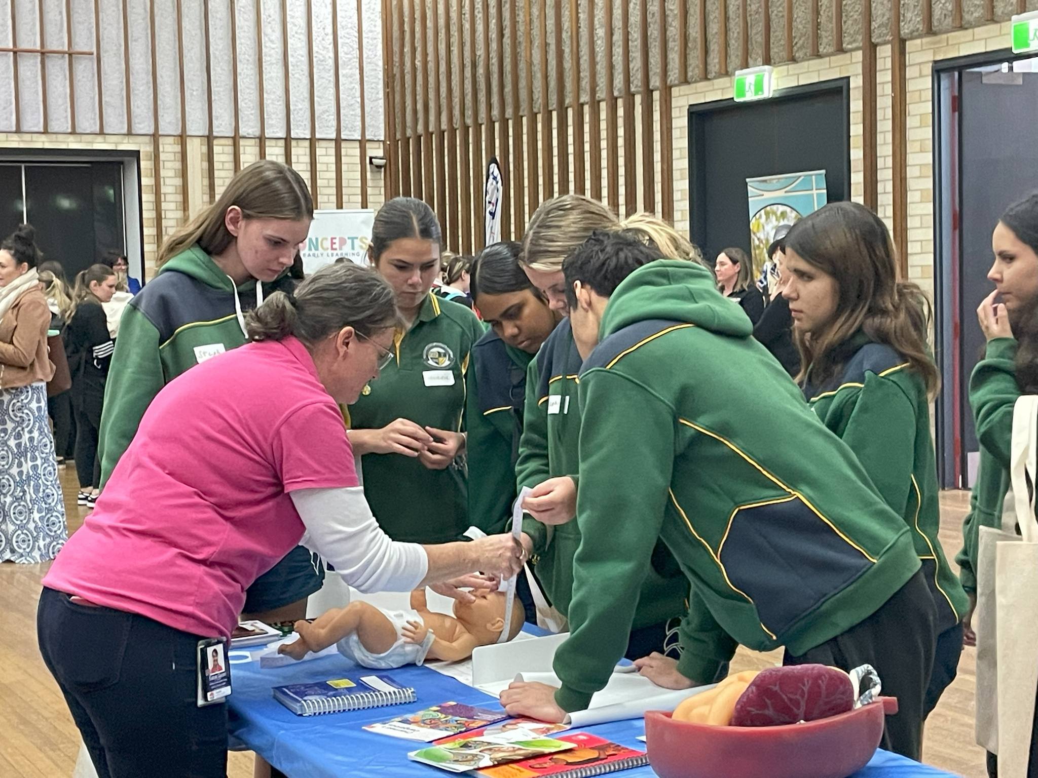 👶 PROMOTING CAREERS IN EARLY... - Dubbo Regional Council