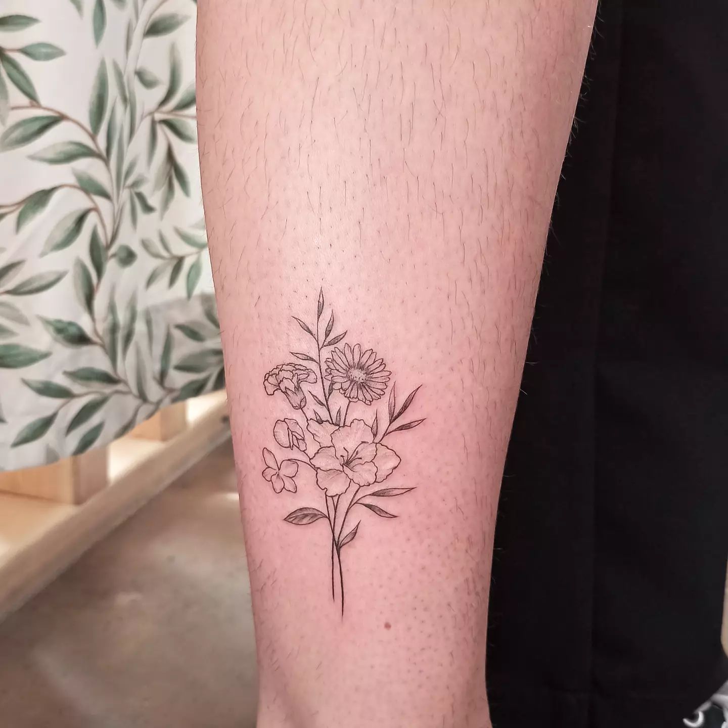 Tatouage Bouquet De Fleur Minimaliste