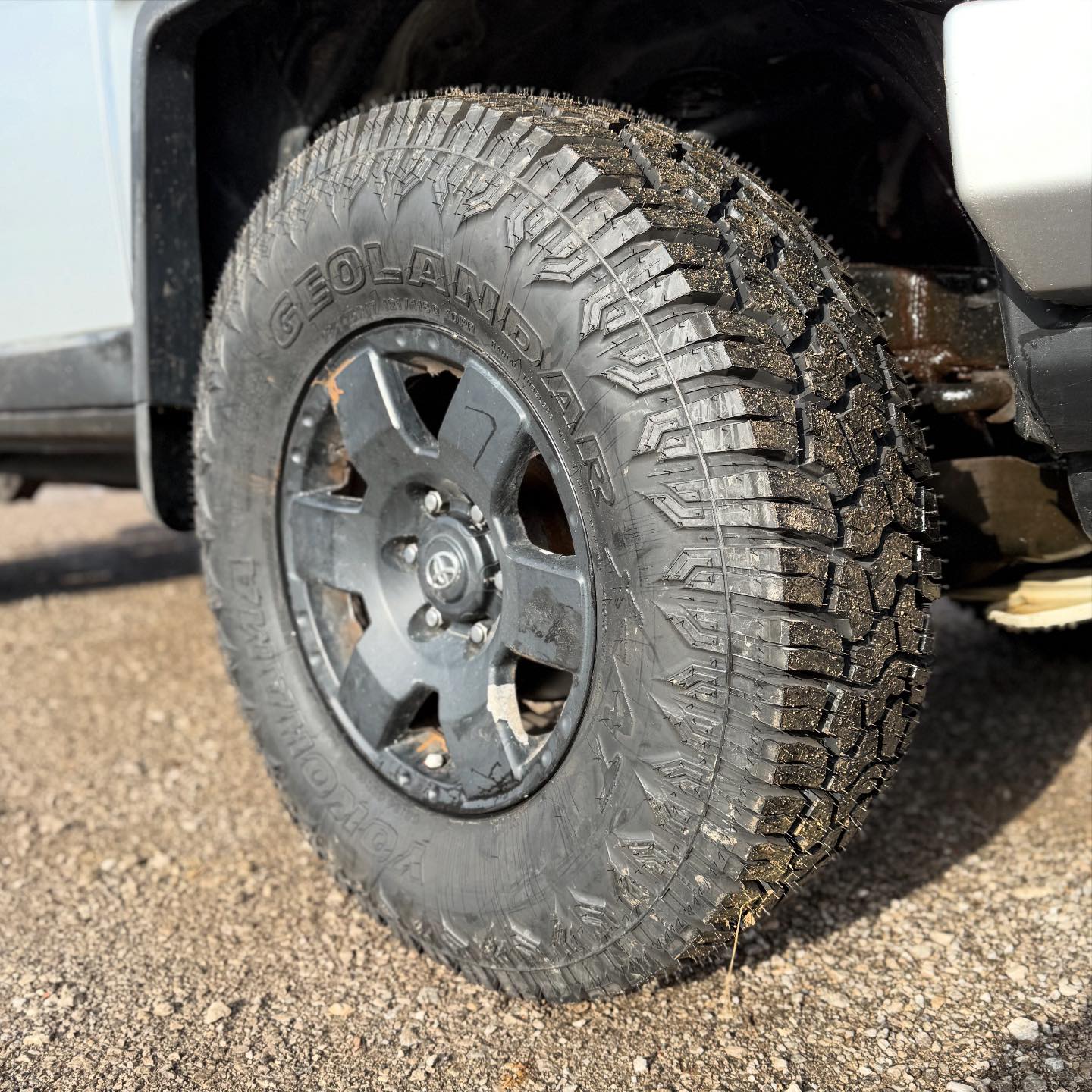 285/75r17 Yokohama Geolandar X-AT on this FJ! Thank you for your