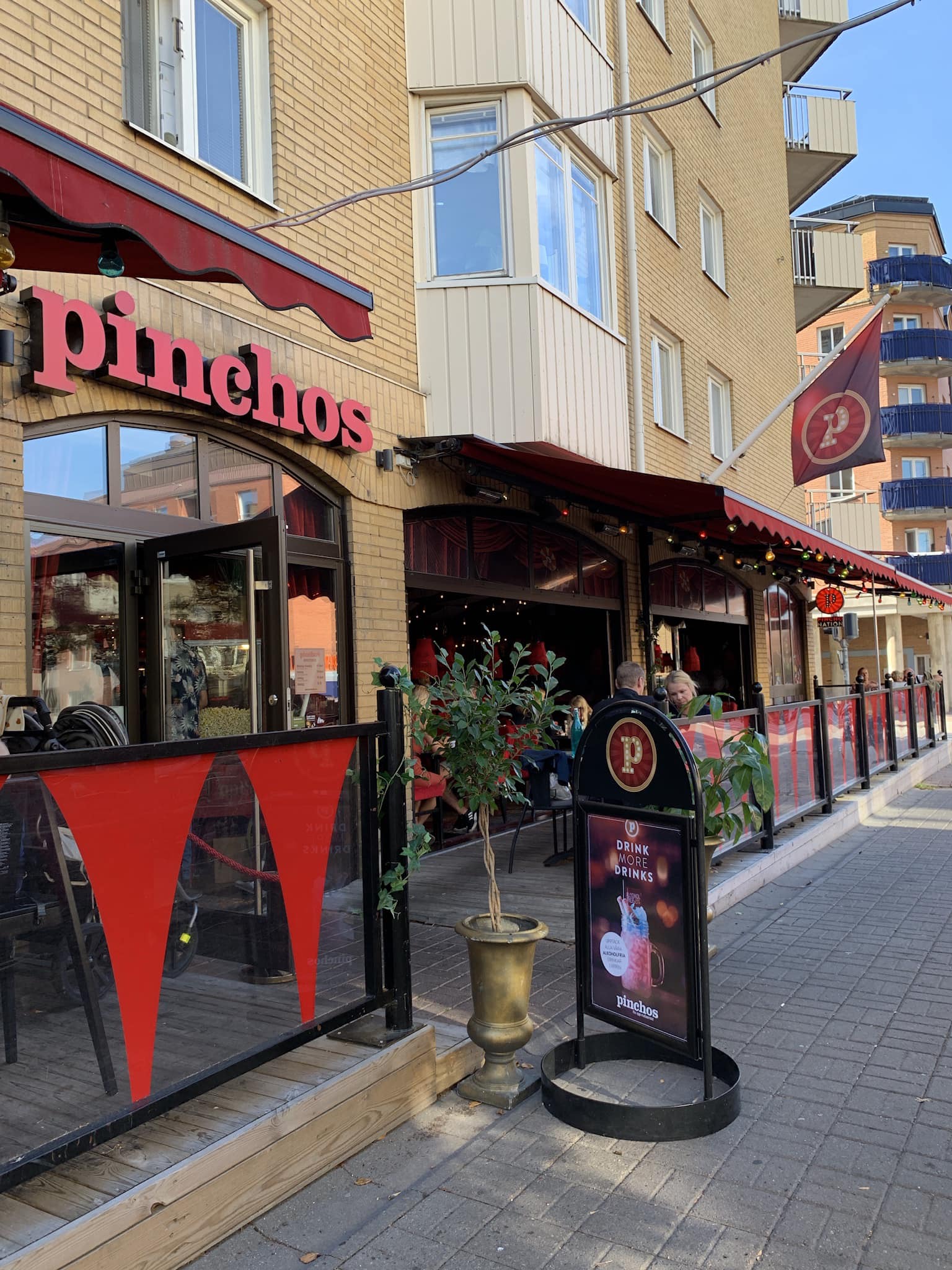 pinchos-sommarens-hetaste-nyhet-pinchos-ppnar-nu-d-rrarna
