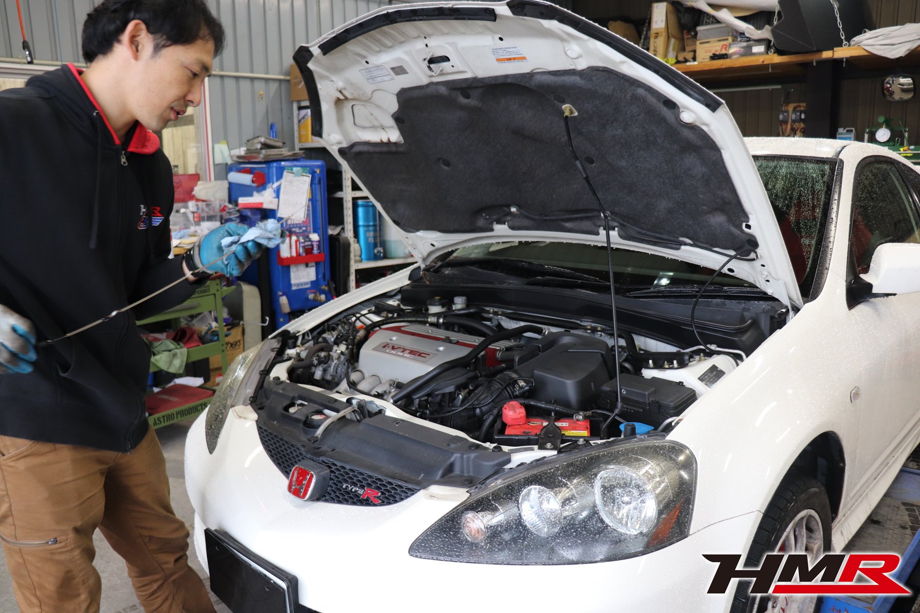 Hmr スポーツカー専門店 以前販売したdc5のオイル交換をさせて頂きました スポーツvtecエンジン搭載車は普通 Facebook