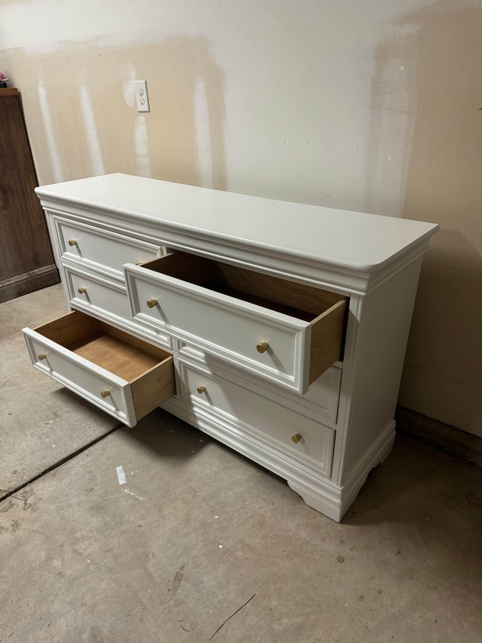 6 Drawer Dresser Newly Refinshed Dressers & Chests of Drawers North