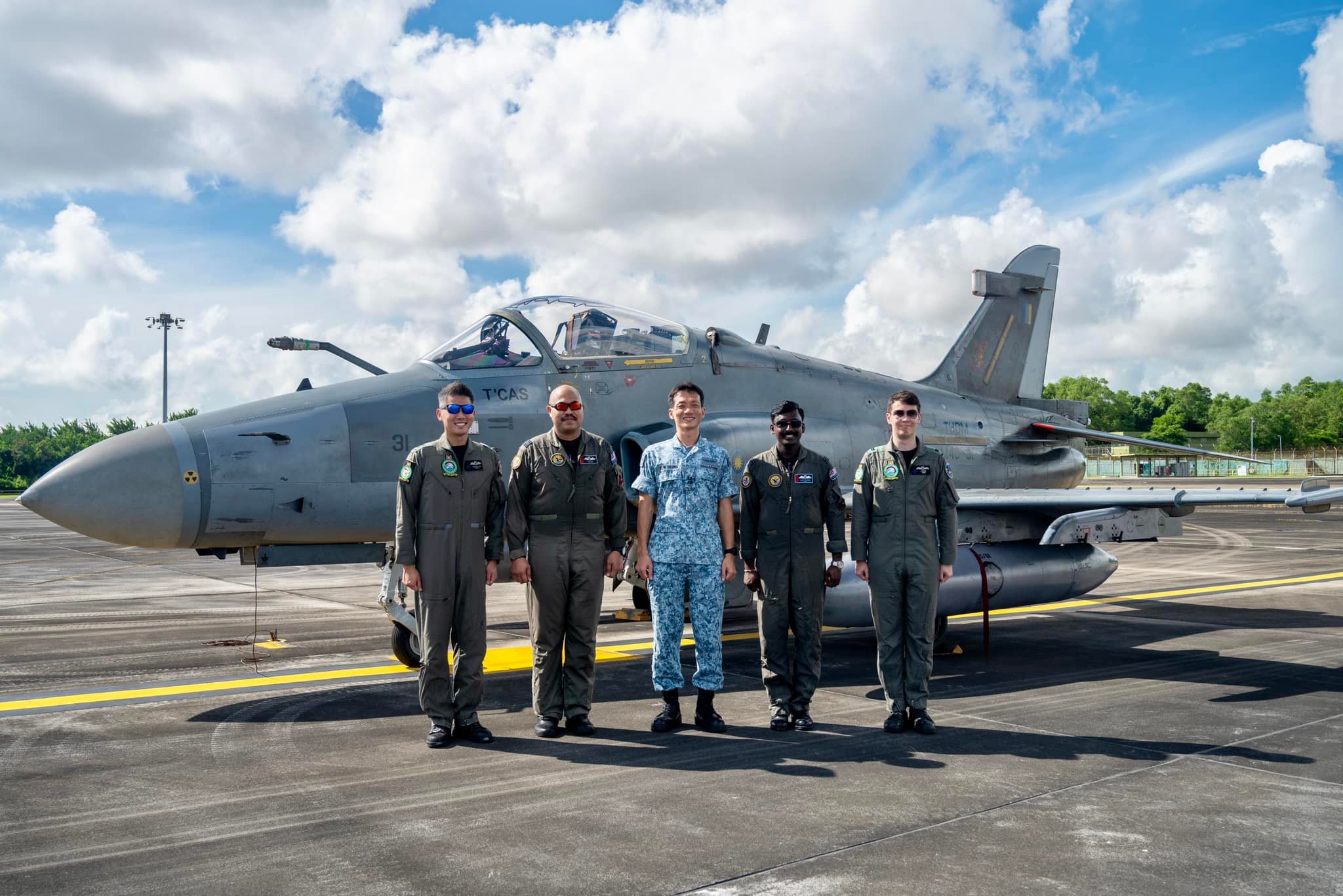 The Republic - Our RSAF personnel with the RMAF aircrew and their Hawk ...