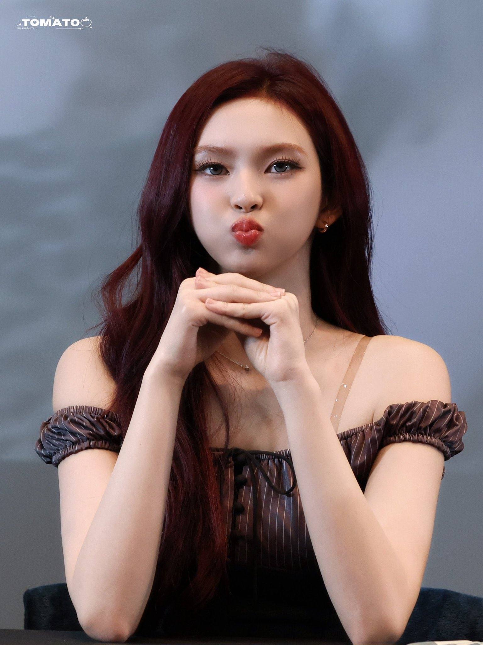 260509] FANSIGN #CHIQUITA #BABYMONSTER