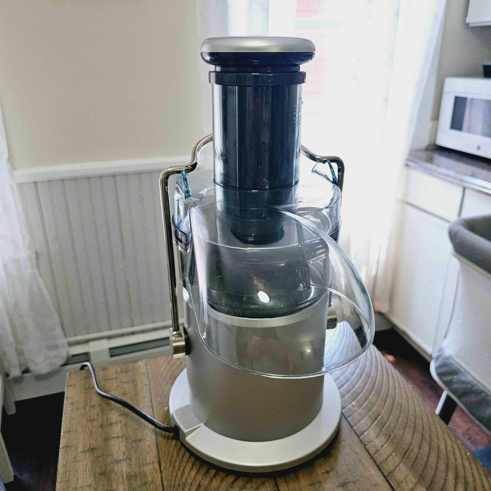 Pre-Owned/Used*Breville Juice Fountain Centrical Juicer in Silver