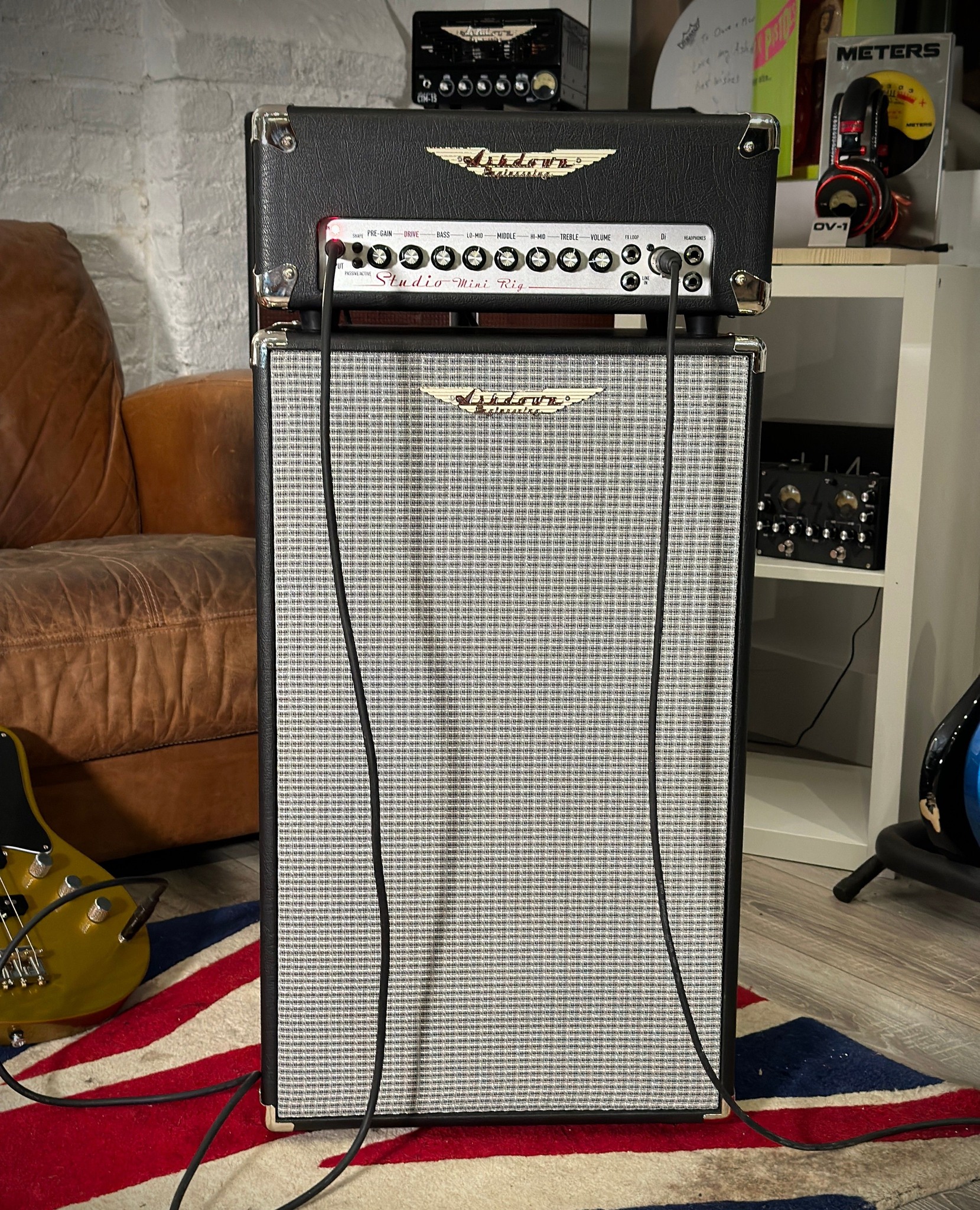 The Ashdown Mini-Rig is a 250w solid state bass head and 2x10