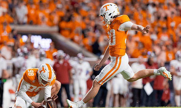 Tennessee placekicker Max Gilbert... - Rylee Robinson Sports | Facebook