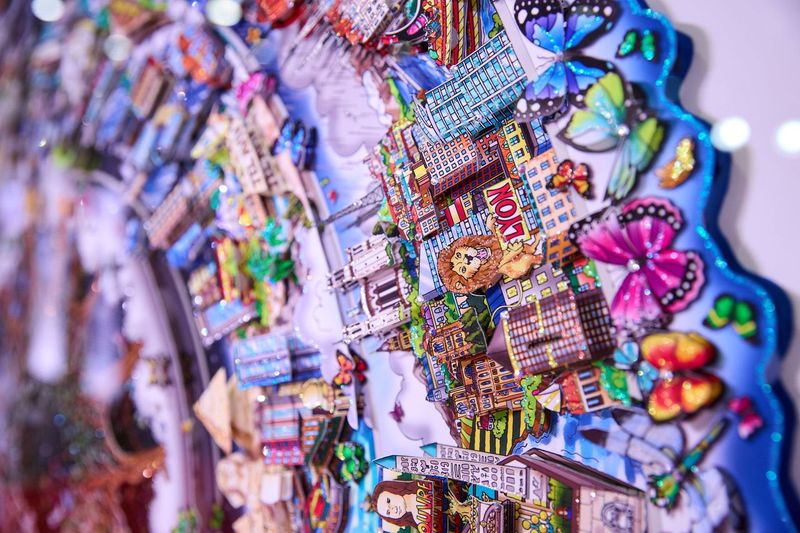 In his signature 3D pop-out style, Charles Fazzino creates