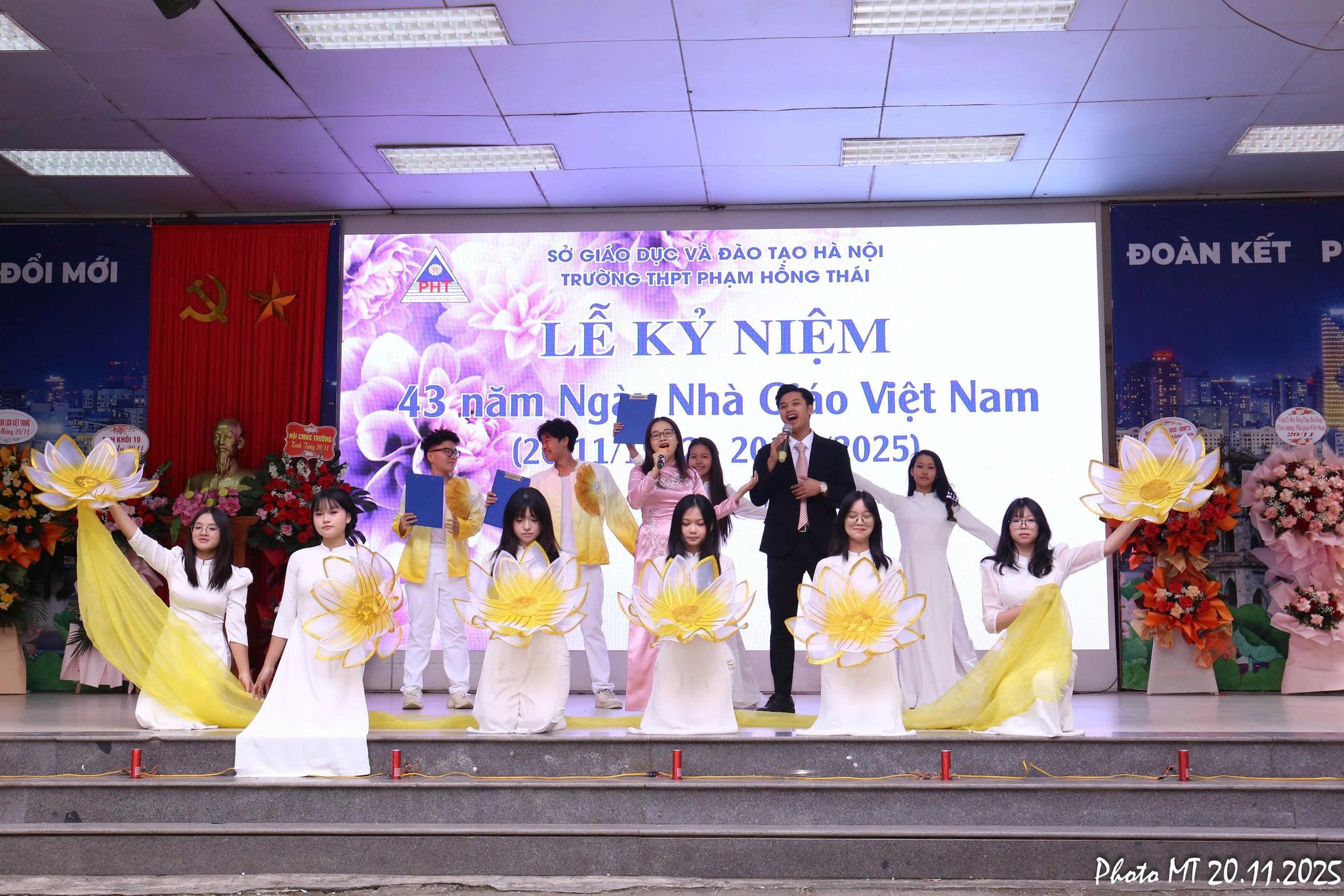 Trường THPT Phạm Hồng Thái... - Trường THPT Phạm Hồng Thái