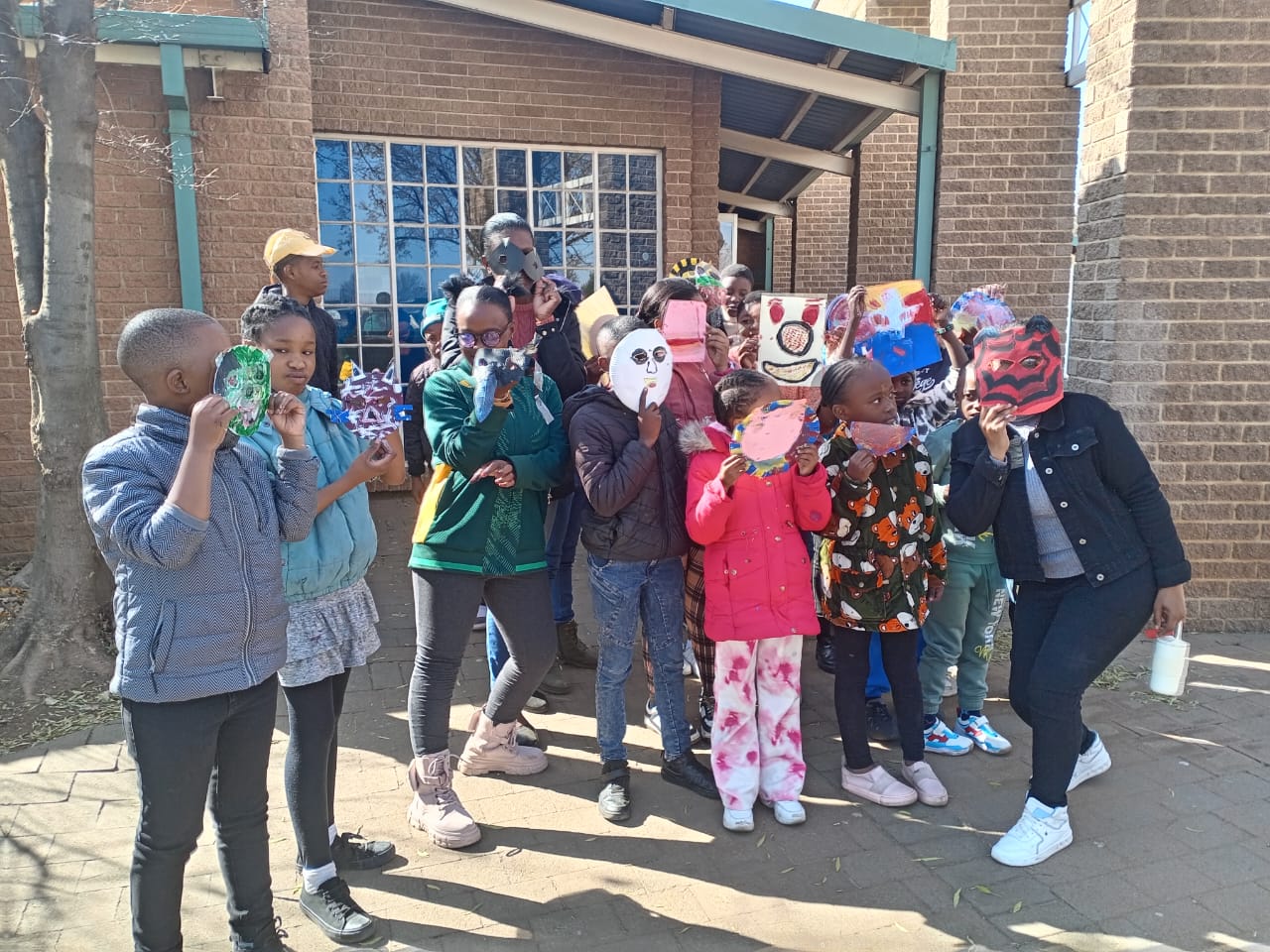 🎨 Emndeni Gets Crafty! Emndeni... - Joburg Libraries