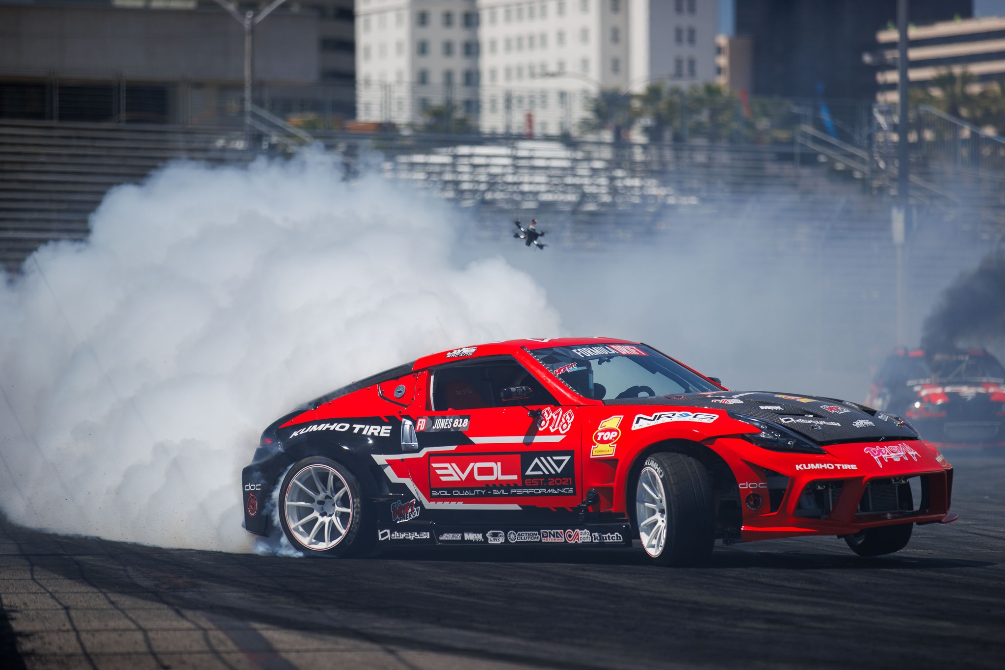 Jeff Jones dazzles in his stunning... - TOP 1 Synthetic Oil