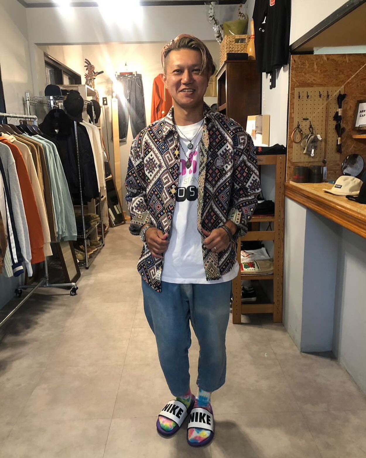 EMDO hair labo - イベントで知り合ったイジュさん夫婦のお店へ 自分好みの柄モノあって即買い😆また伺いま...