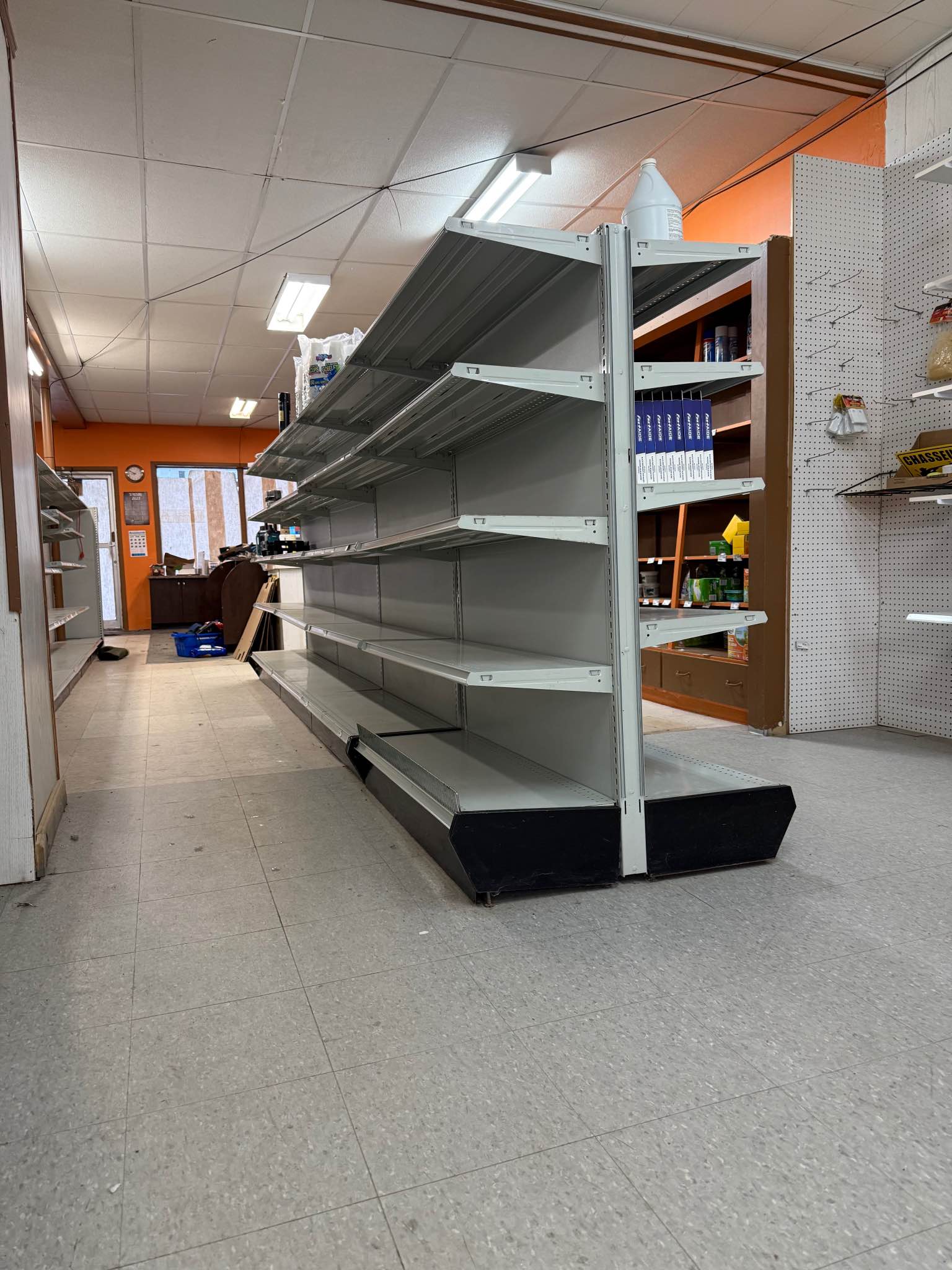 Racking commercial - Closet Organizers - Ville-Marie, Quebec | Facebook ...