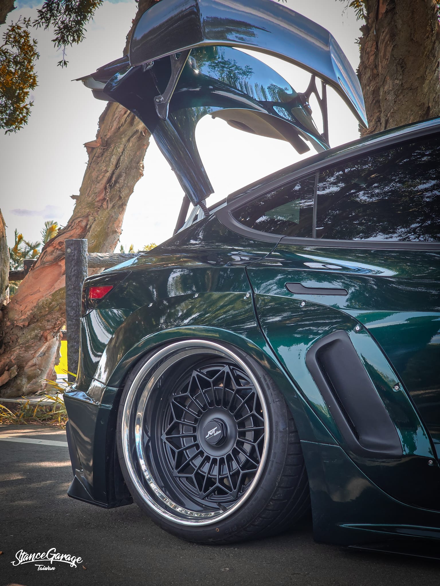 這是特斯拉！ This is Tesla！ これはテスラです！... - Stance Garage Taiwan | Facebook