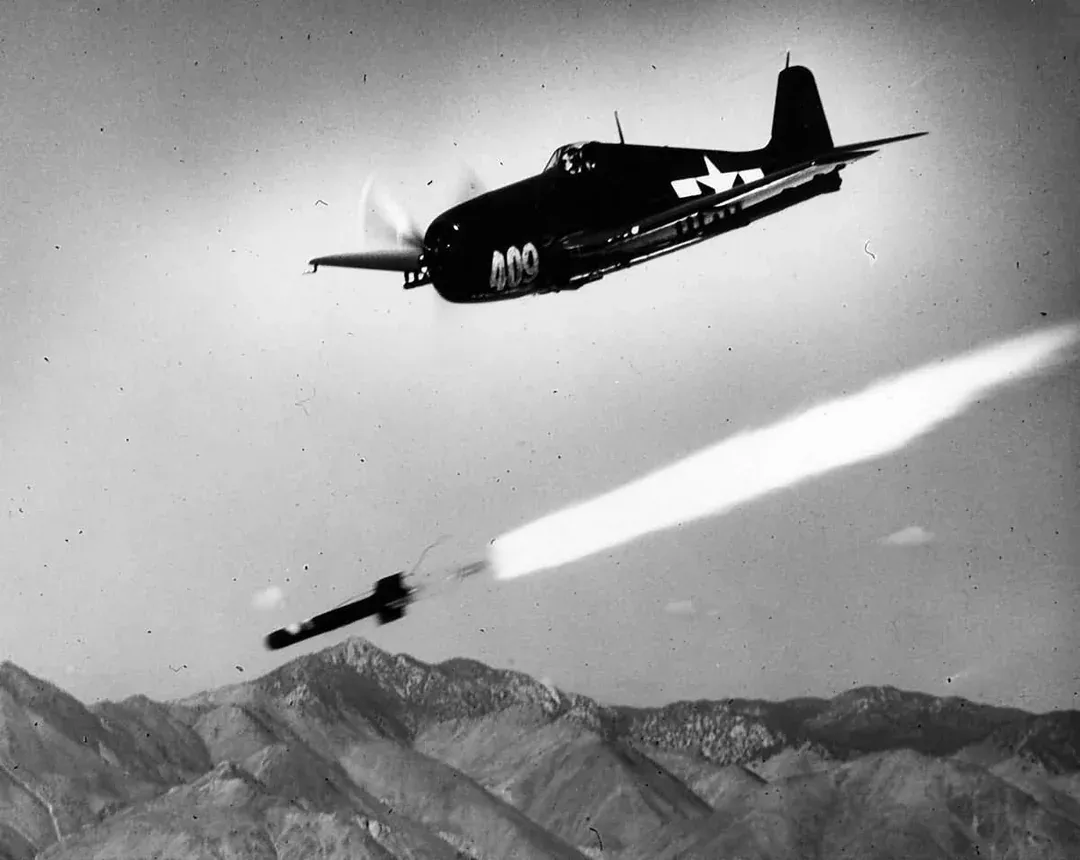 PlaneHistoria - An F6F-5 Hellcat launches a Tiny Tim rocket at NOTS ...