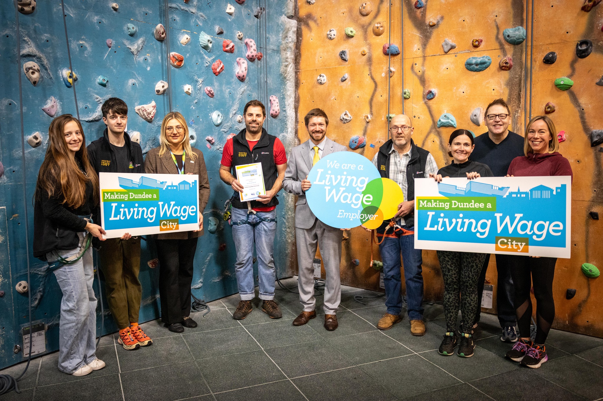 Members of the Dundee Living Wage... - Dundee City Council